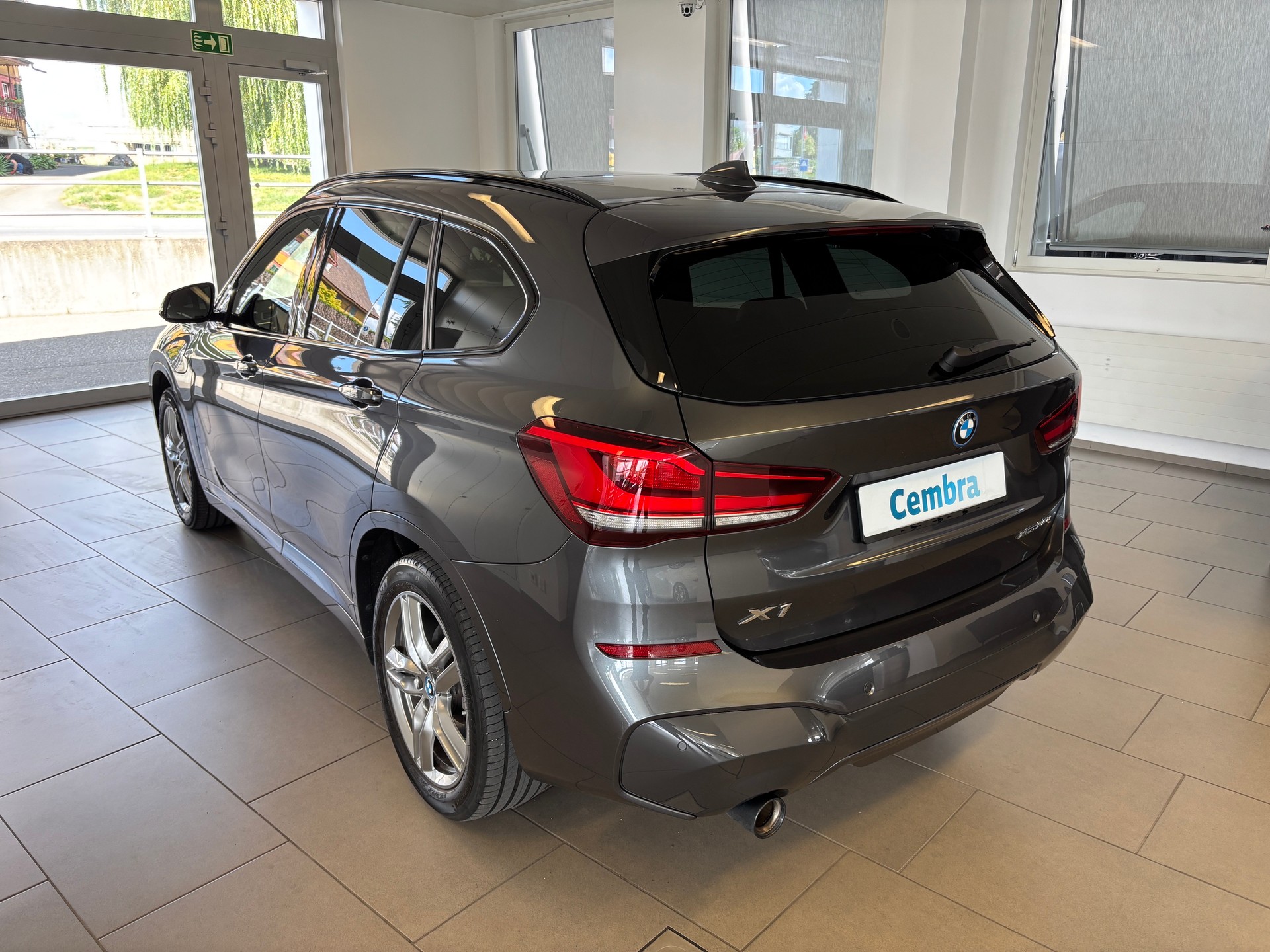 BMW X1 xDrive 25e M Sport Steptronic-image-3