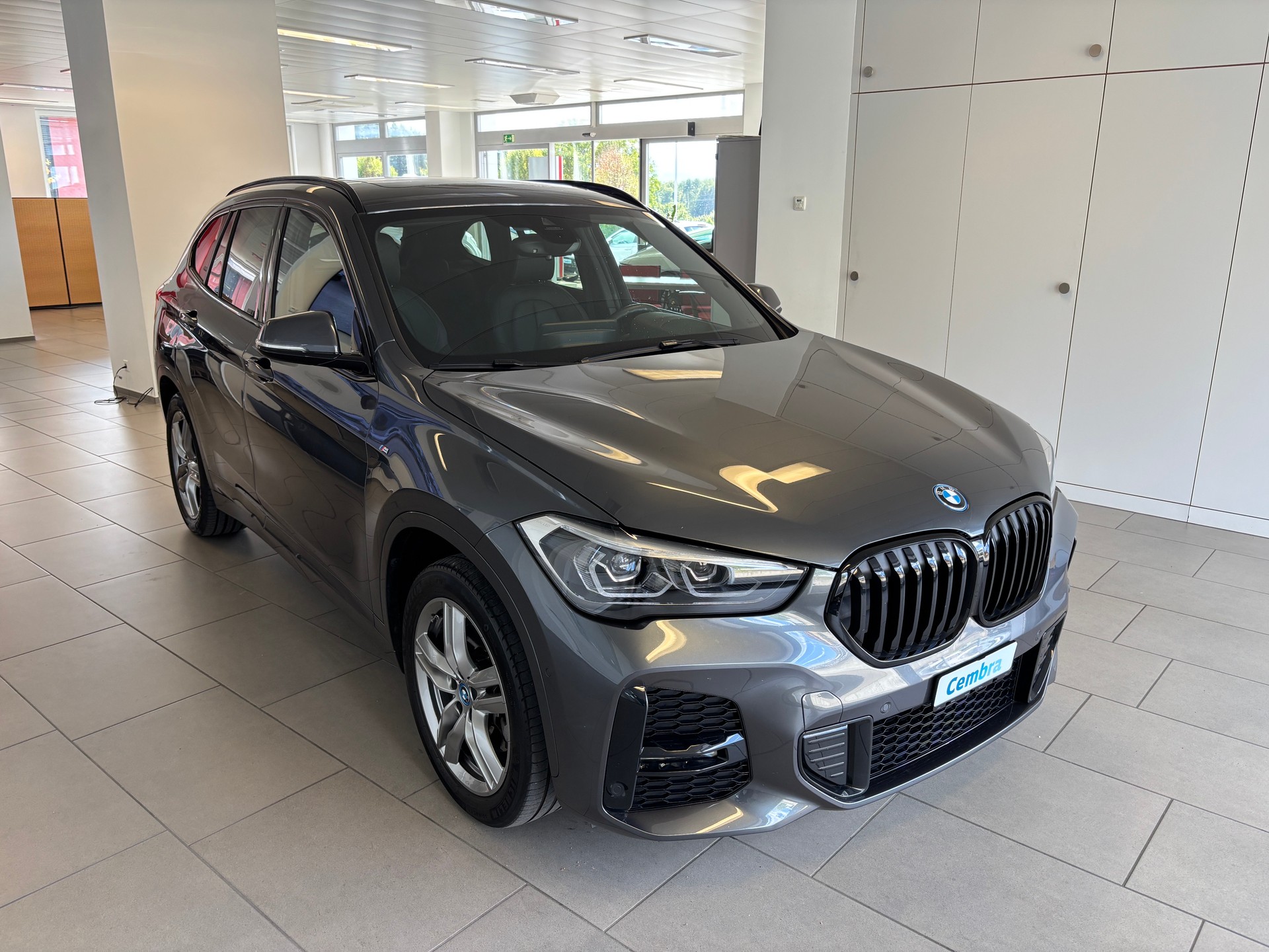 BMW X1 xDrive 25e M Sport Steptronic-image-1