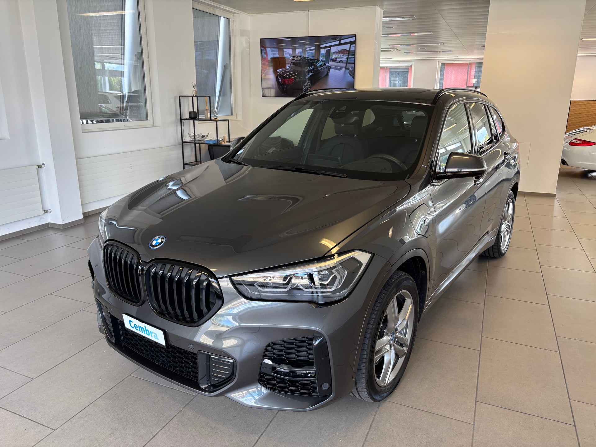 BMW X1 xDrive 25e M Sport Steptronic-image-0