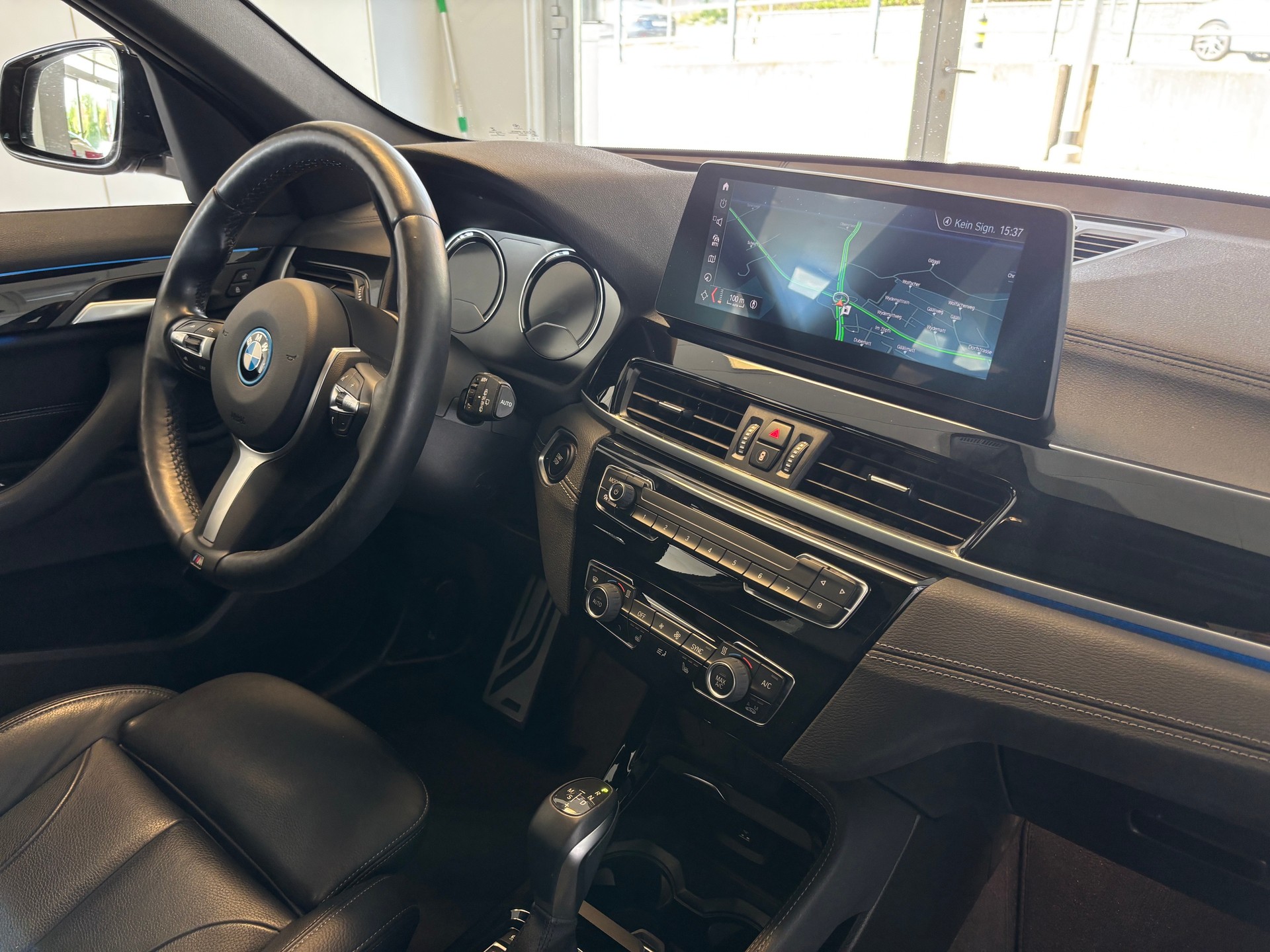 BMW X1 xDrive 25e M Sport Steptronic-image-8