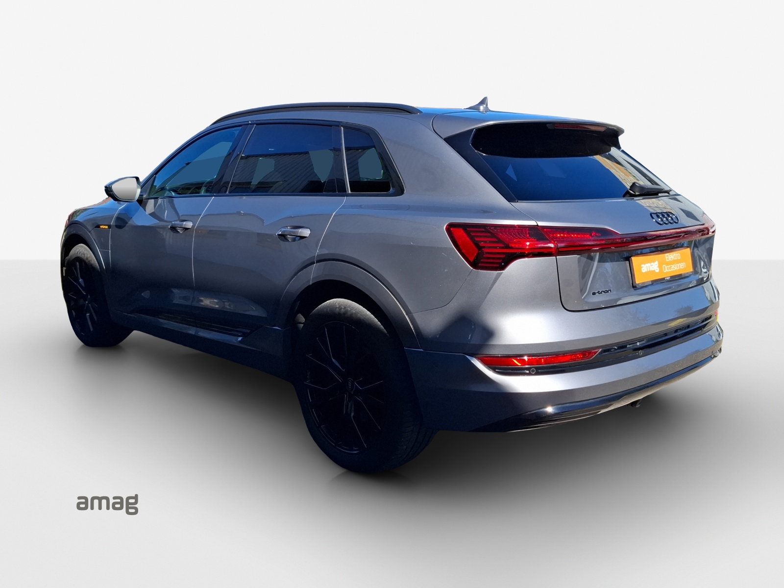 AUDI e-tron 55 Advanced Black Edition quattro-image-2