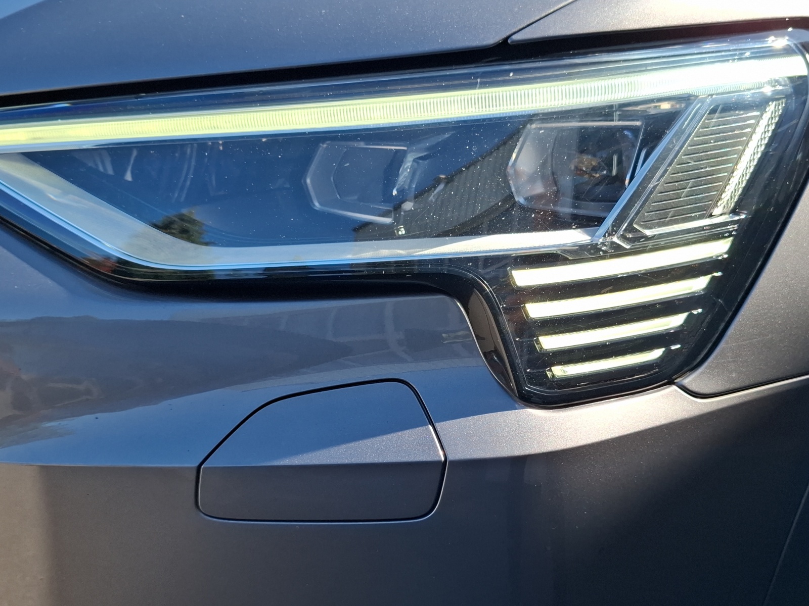 AUDI e-tron 55 Advanced Black Edition quattro-image-16