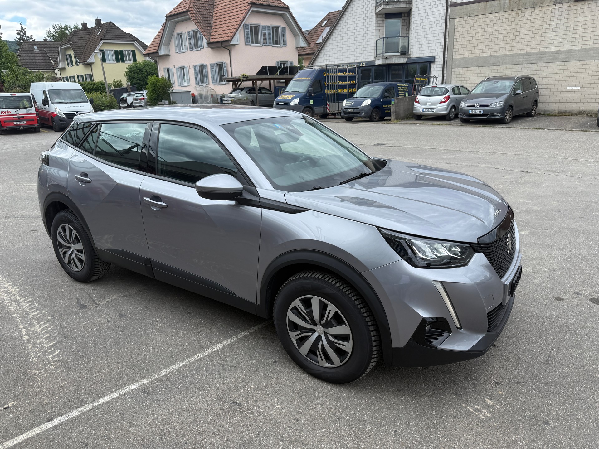 PEUGEOT 2008 1.5 BlueHDi Allure EAT8-image-0