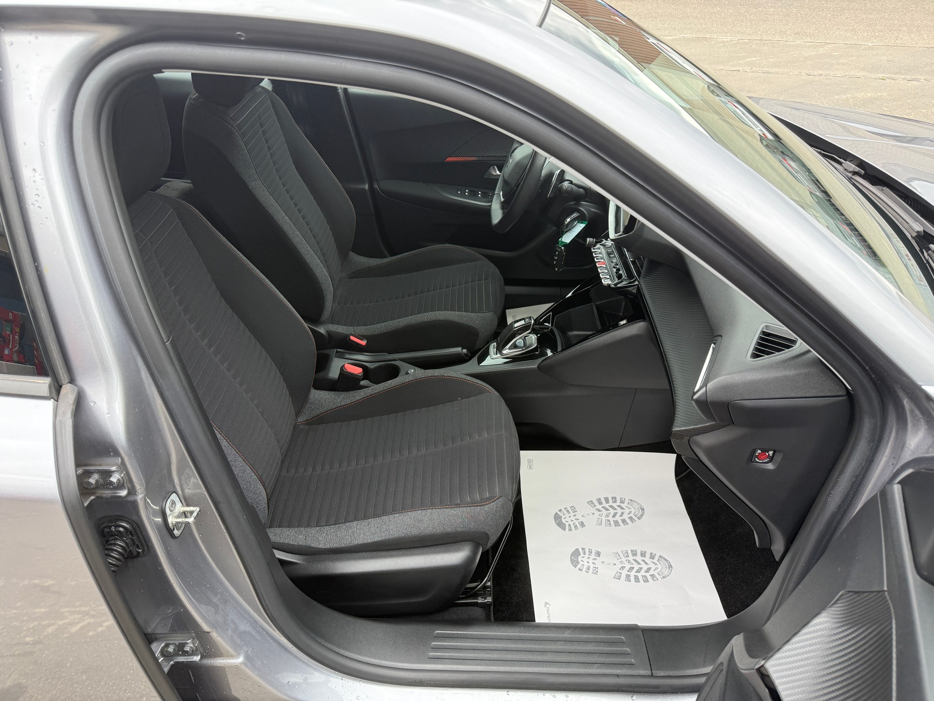 PEUGEOT 2008 1.5 BlueHDi Allure EAT8-image-7