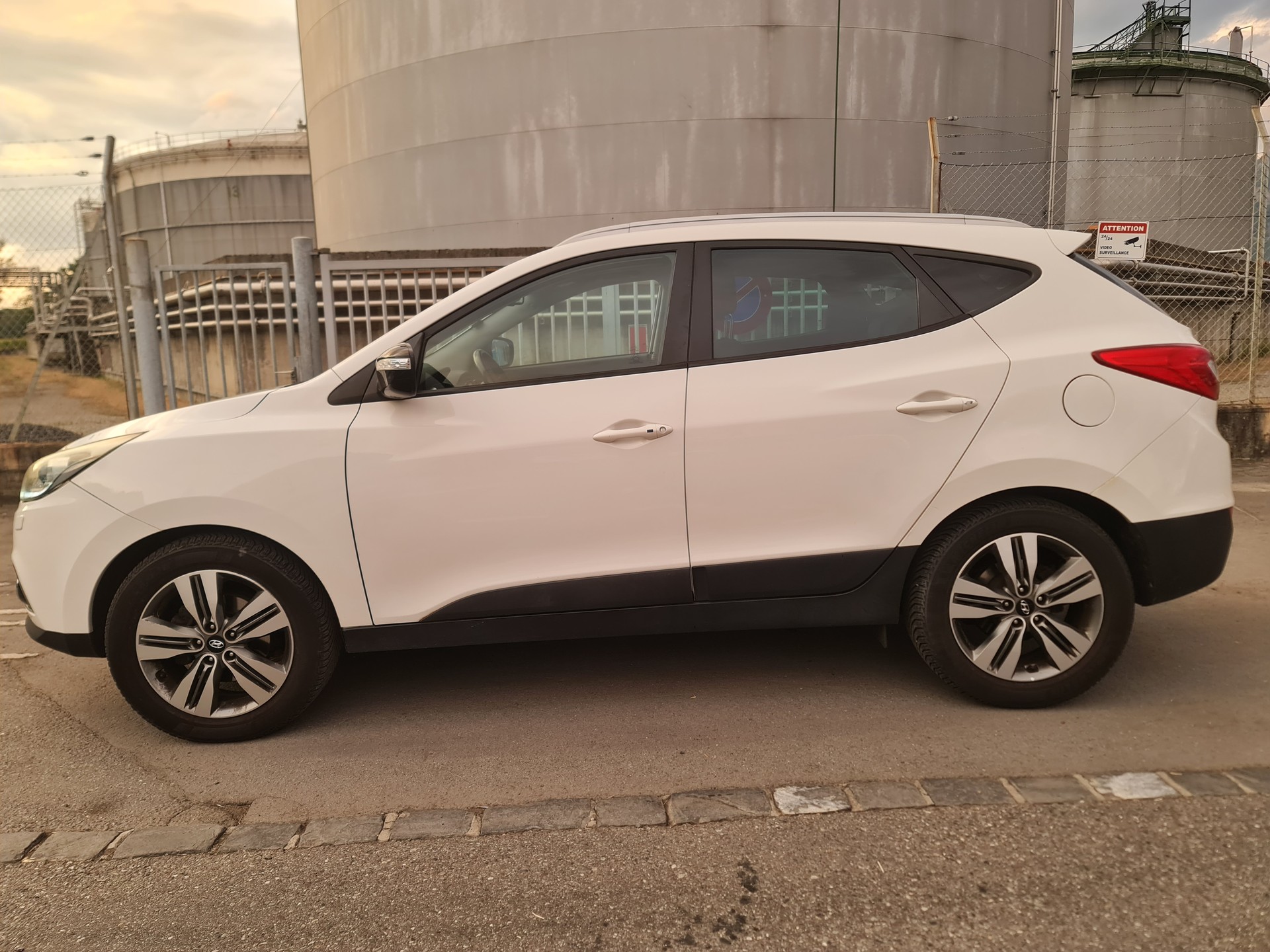 HYUNDAI iX 35 2.0 CRDi Vertex 4WD Automatic-image-6