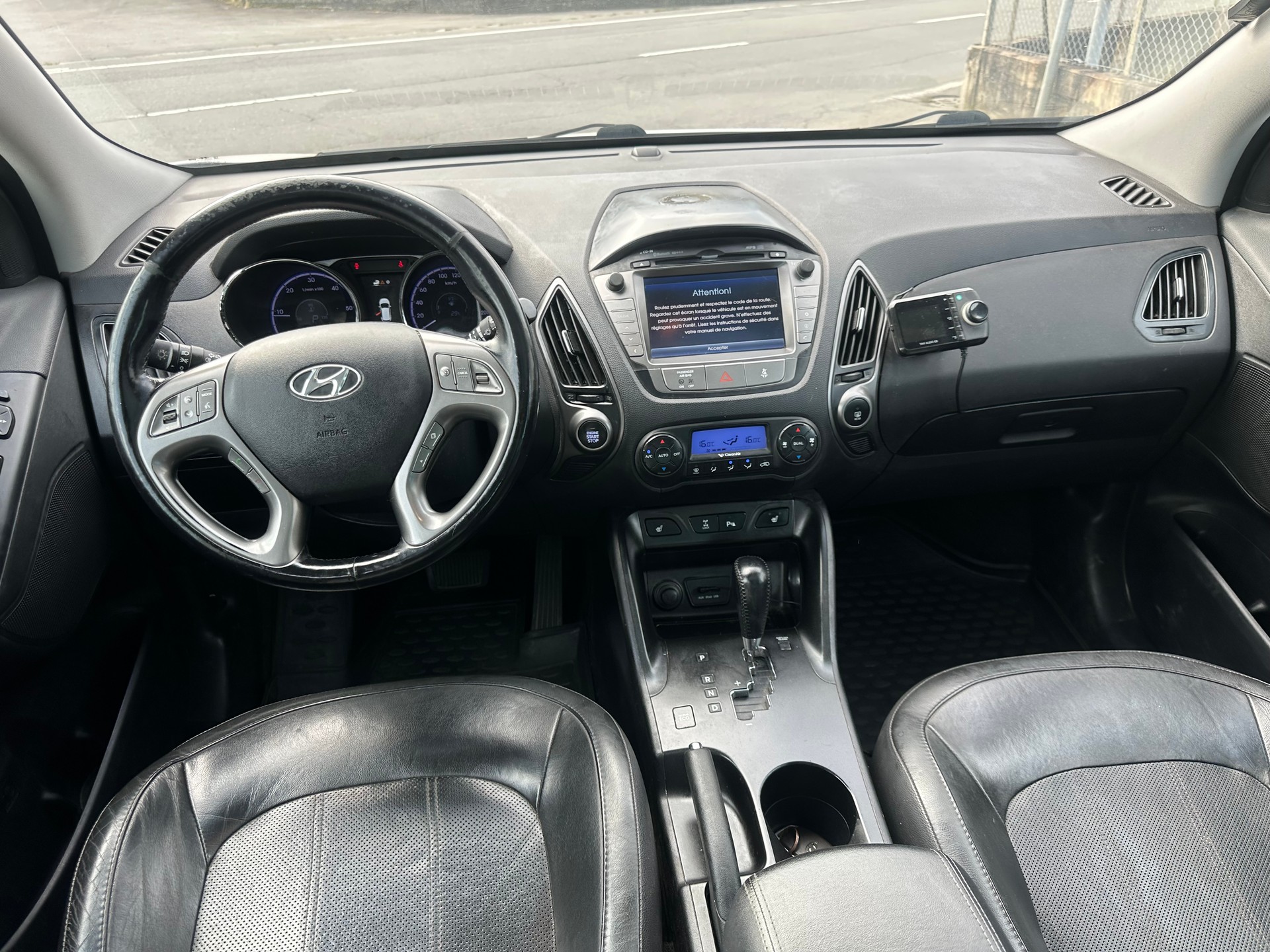 HYUNDAI iX 35 2.0 CRDi Vertex 4WD Automatic-image-11