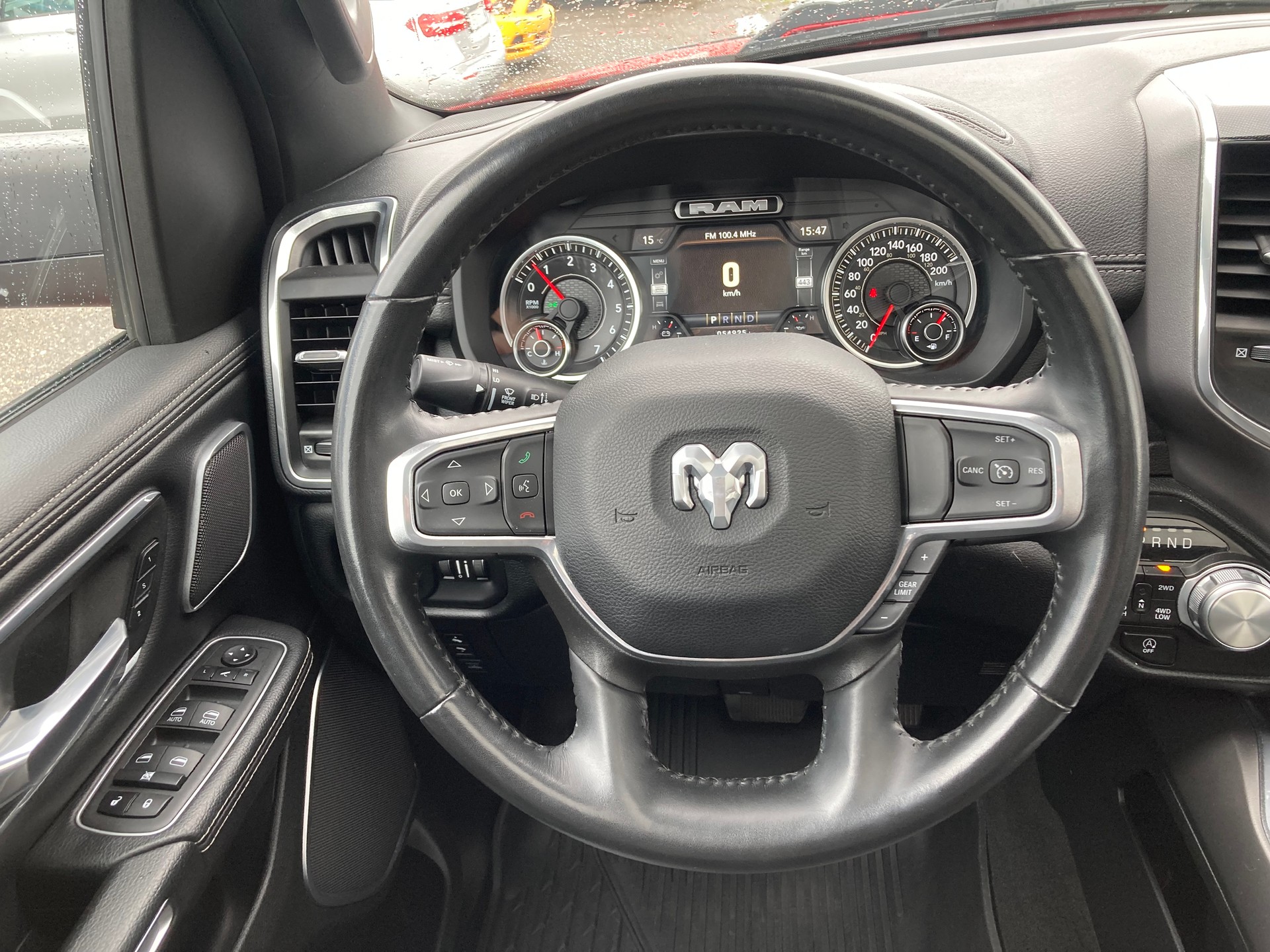DODGE Ram 1500 5.7 V8 Laramie Sport Crew Cab E-Torque-image-13