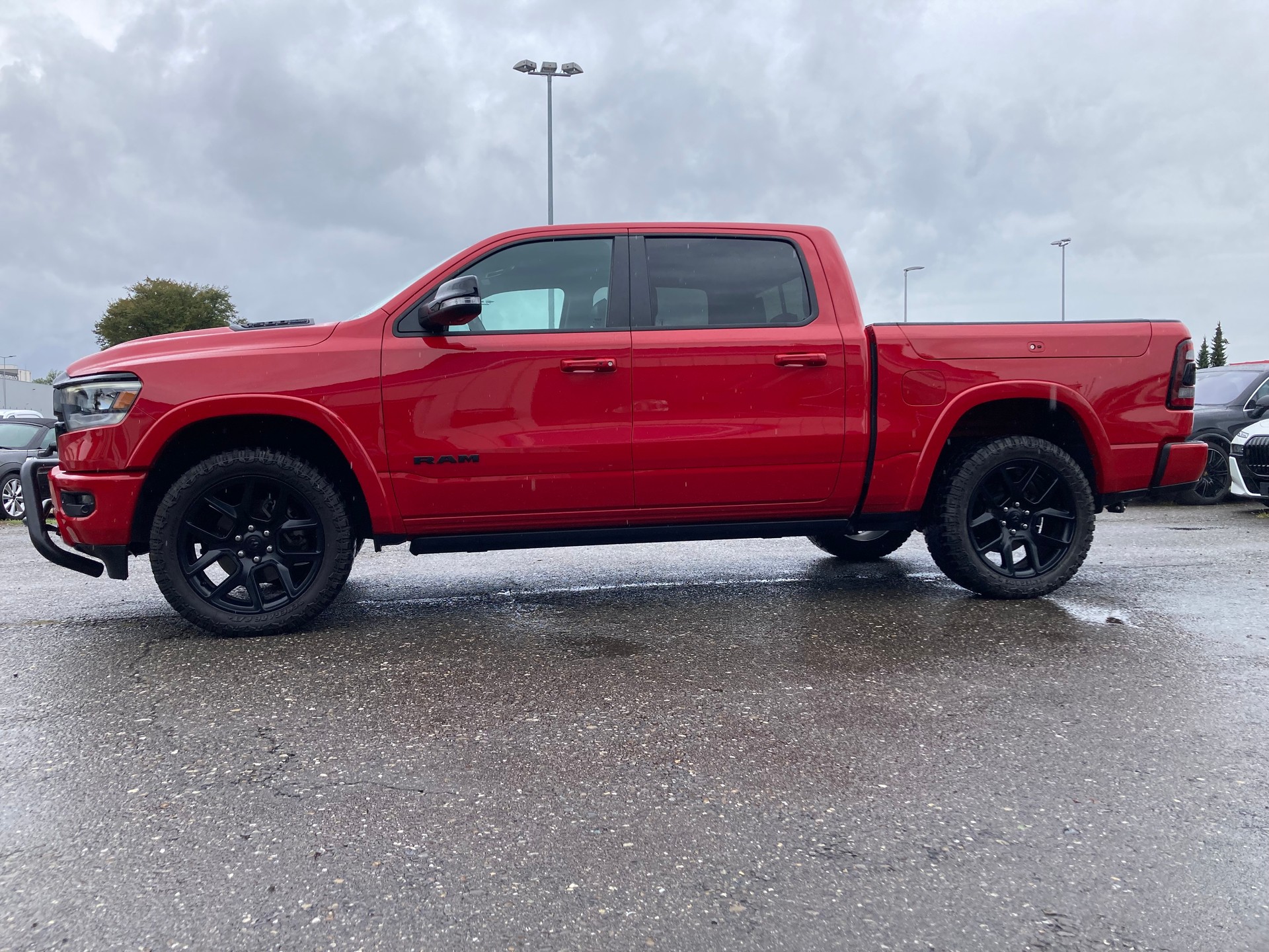 DODGE Ram 1500 5.7 V8 Laramie Sport Crew Cab E-Torque-showroom-element-3