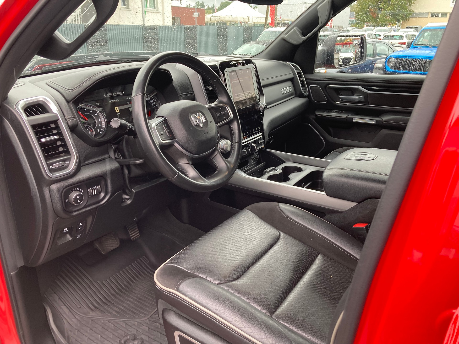 DODGE Ram 1500 5.7 V8 Laramie Sport Crew Cab E-Torque-image-9