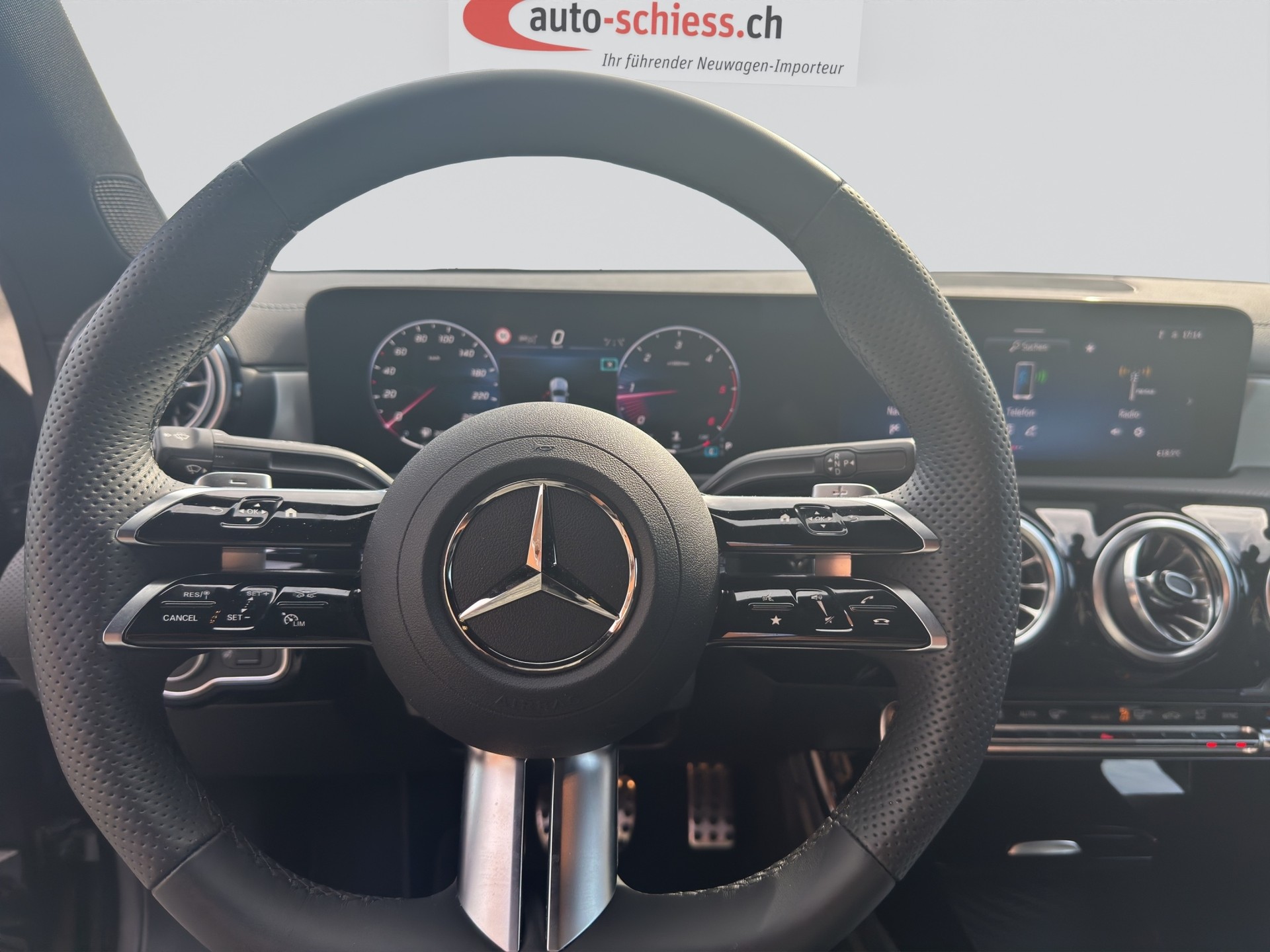 MERCEDES-BENZ CLA 200 d 8G-DCT AMG Edition Night-image-9