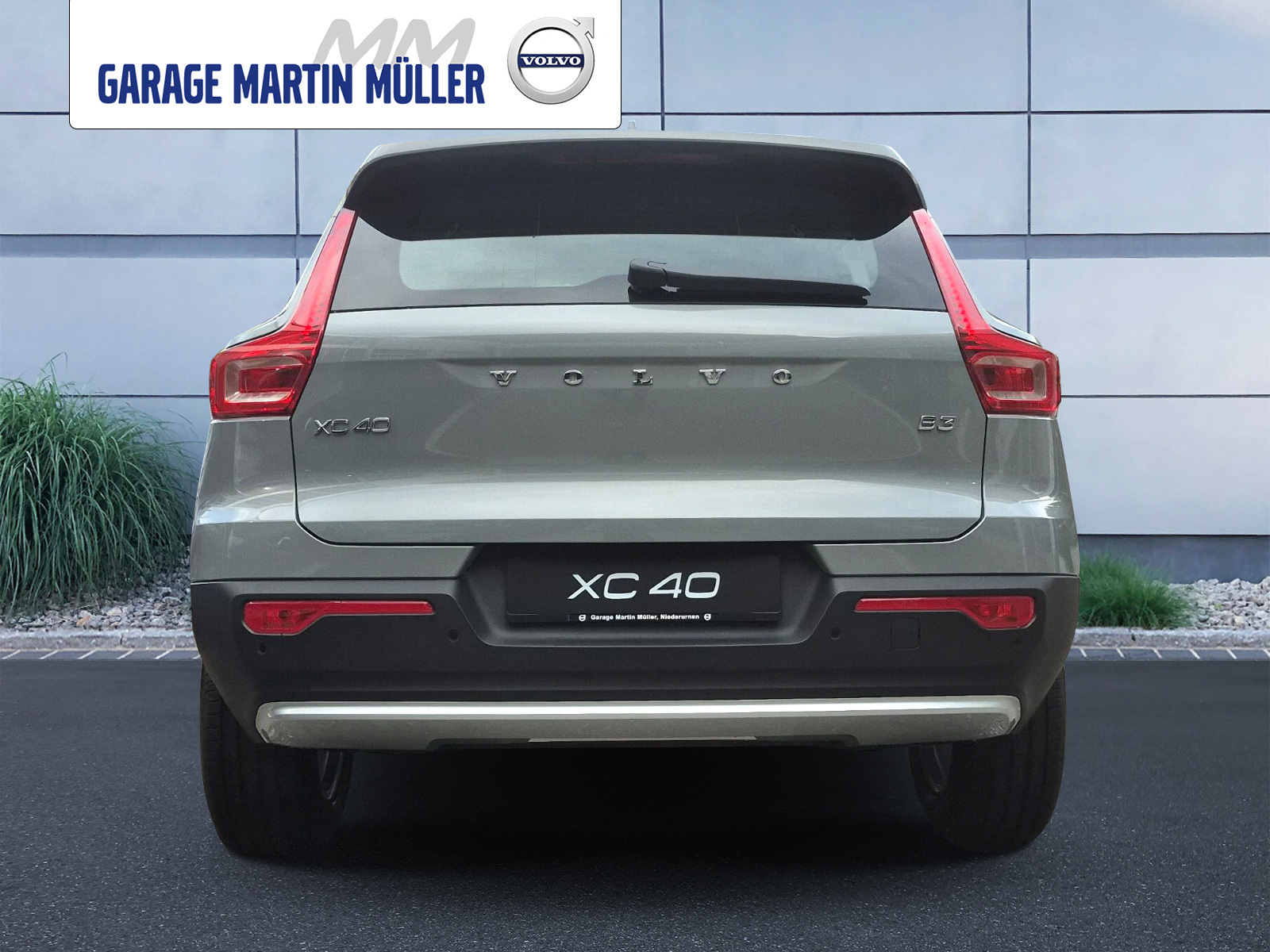 VOLVO XC40 2.0 B3 MH Essential-image-3