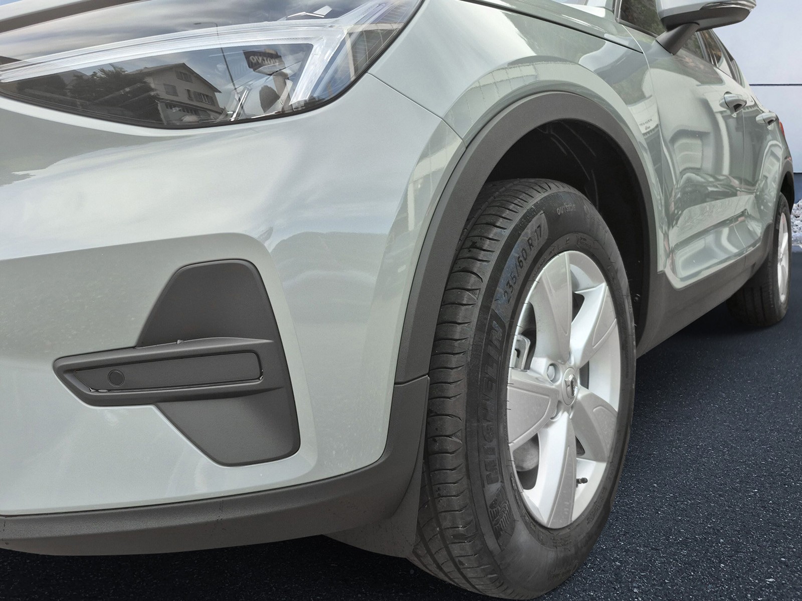 VOLVO XC40 2.0 B3 MH Essential-image-8