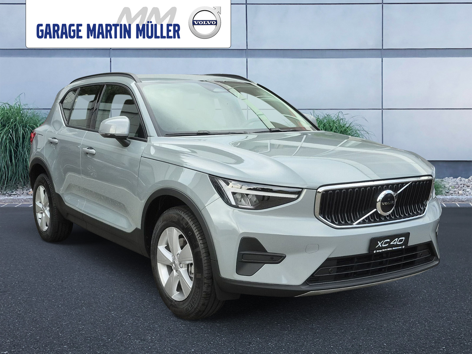 VOLVO XC40 2.0 B3 MH Essential-image-6