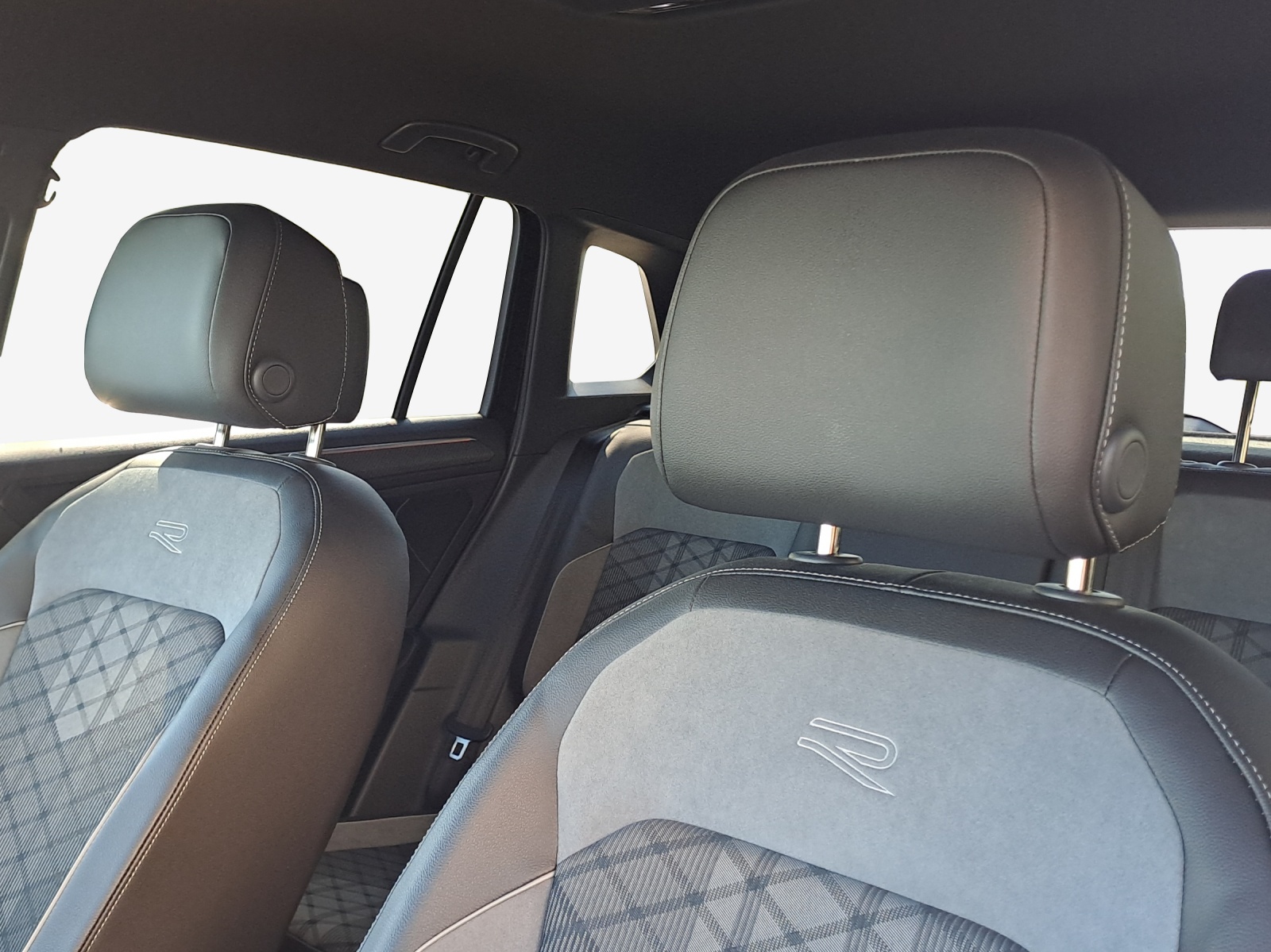 VW Tiguan 1.4TSI PHEV Selection DSG-image-14