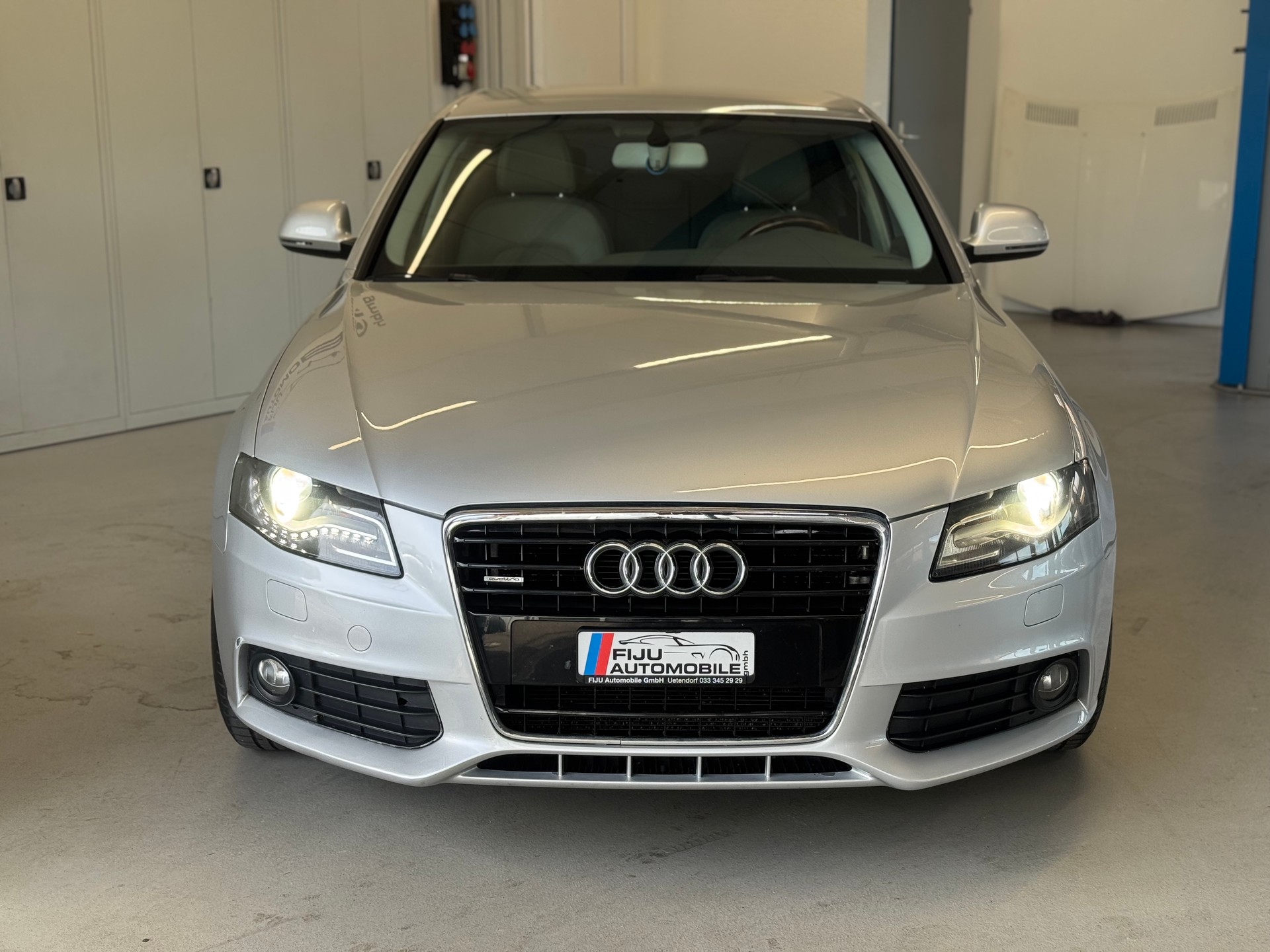 AUDI A4 Limousine 3.2 FSI quattro tiptronic-image-1