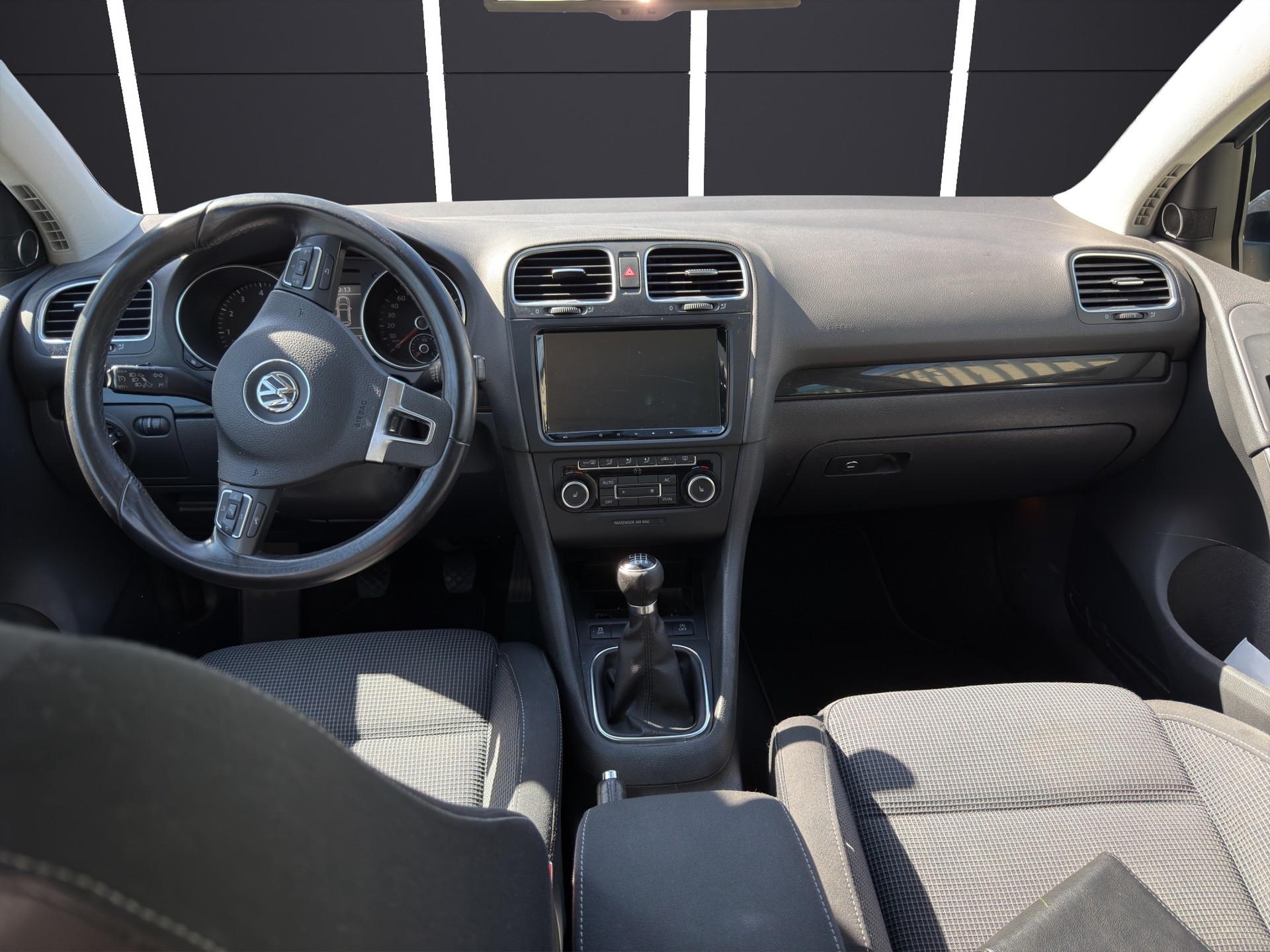 VW Golf 1.2 TSI BlueMotion Technology Trendline-image-7