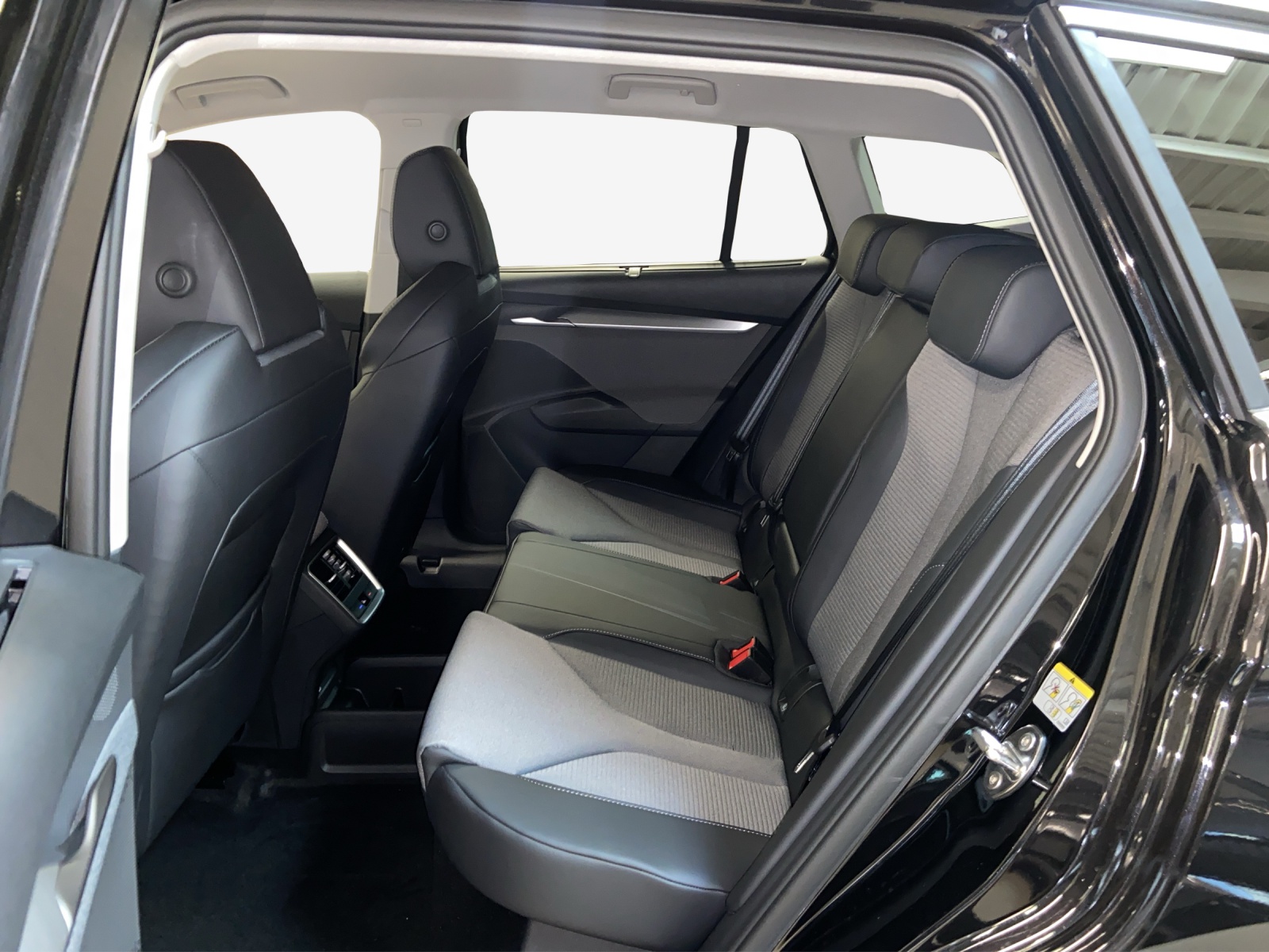 SKODA Enyaq 85x Dynamic 4x4-image-11