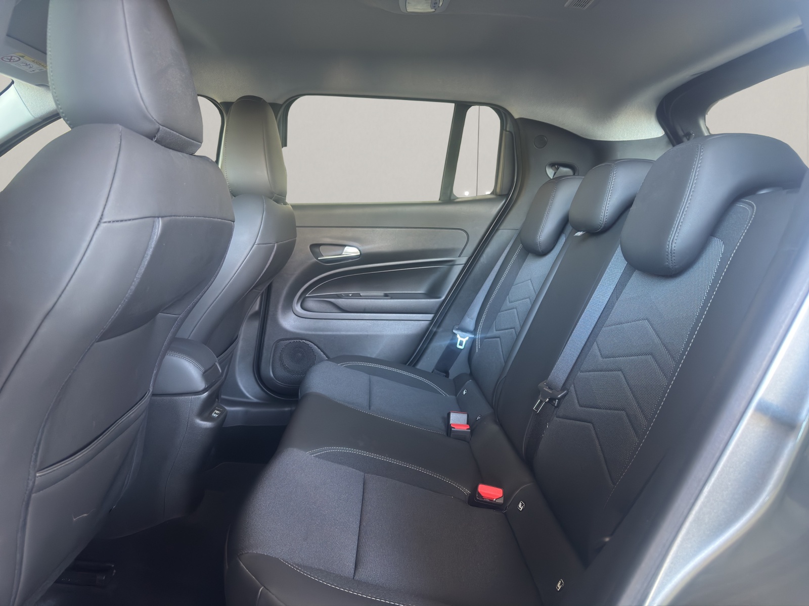 JEEP Avenger Altitude-image-6