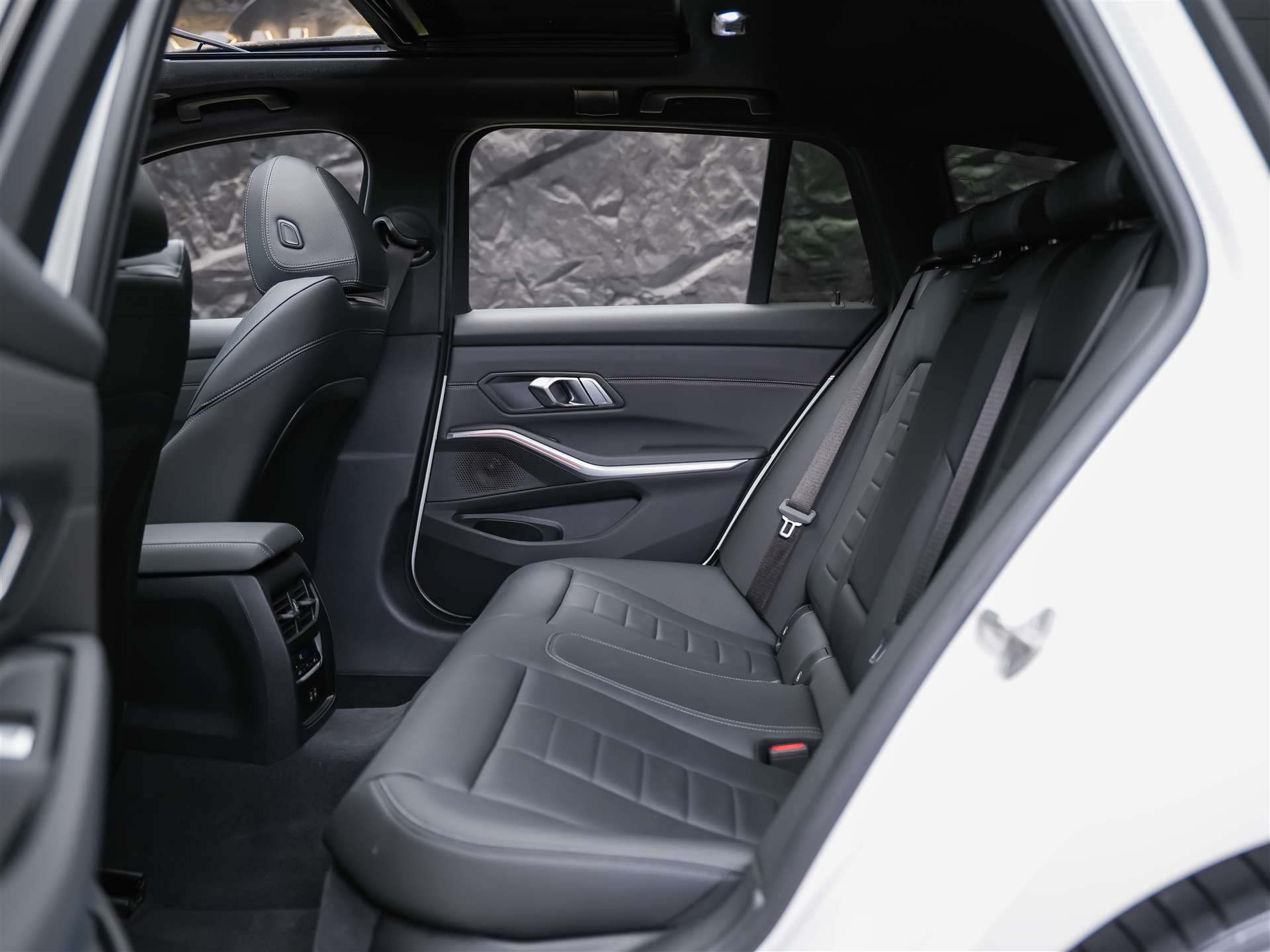 BMW M340i xDrive Touring Steptronic *Facelift 2025*20" Felgen*Panorama*360° Kamera*-image-13