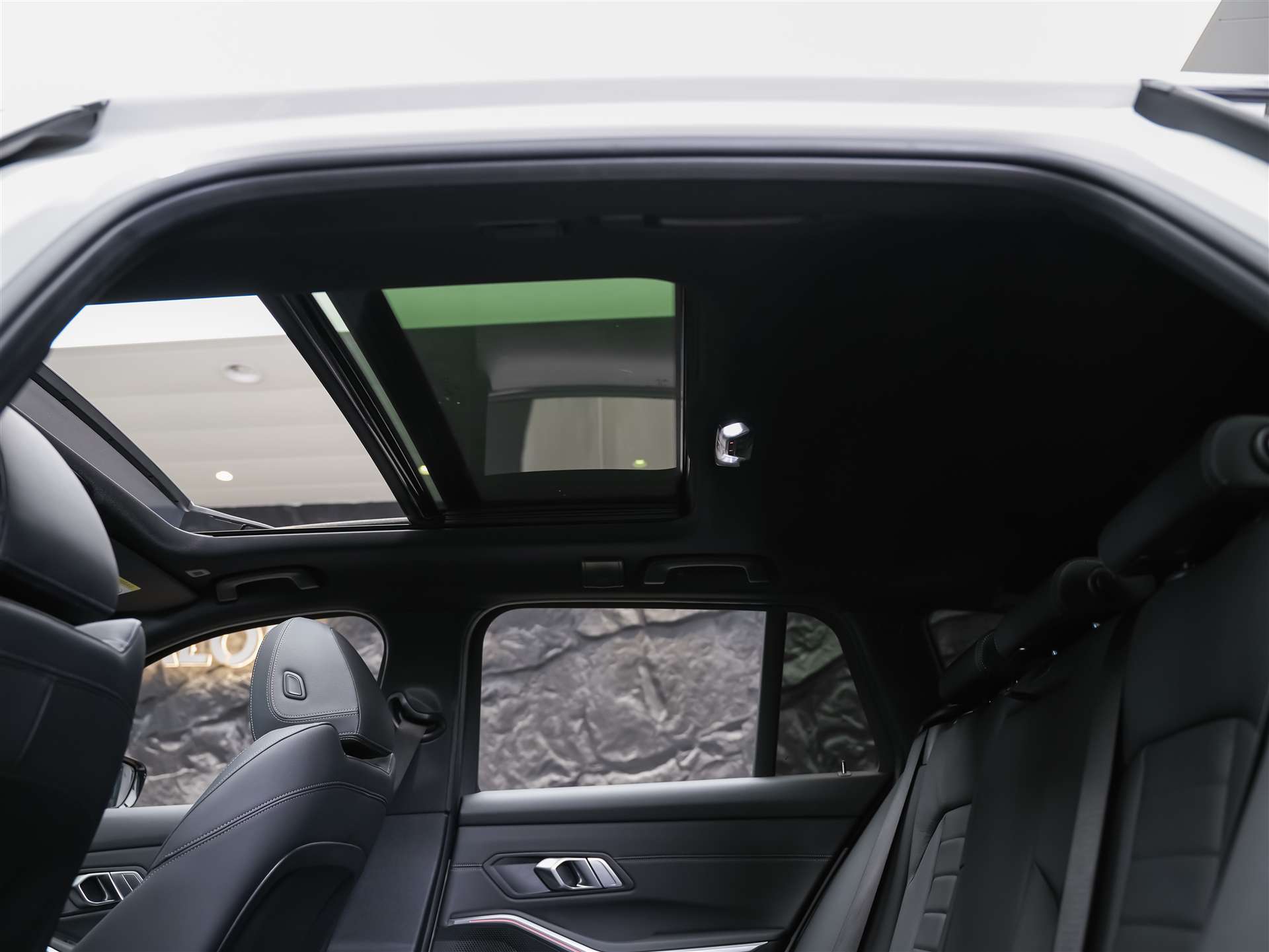 BMW M340i xDrive Touring Steptronic *Facelift 2025*20" Felgen*Panorama*360° Kamera*-image-12