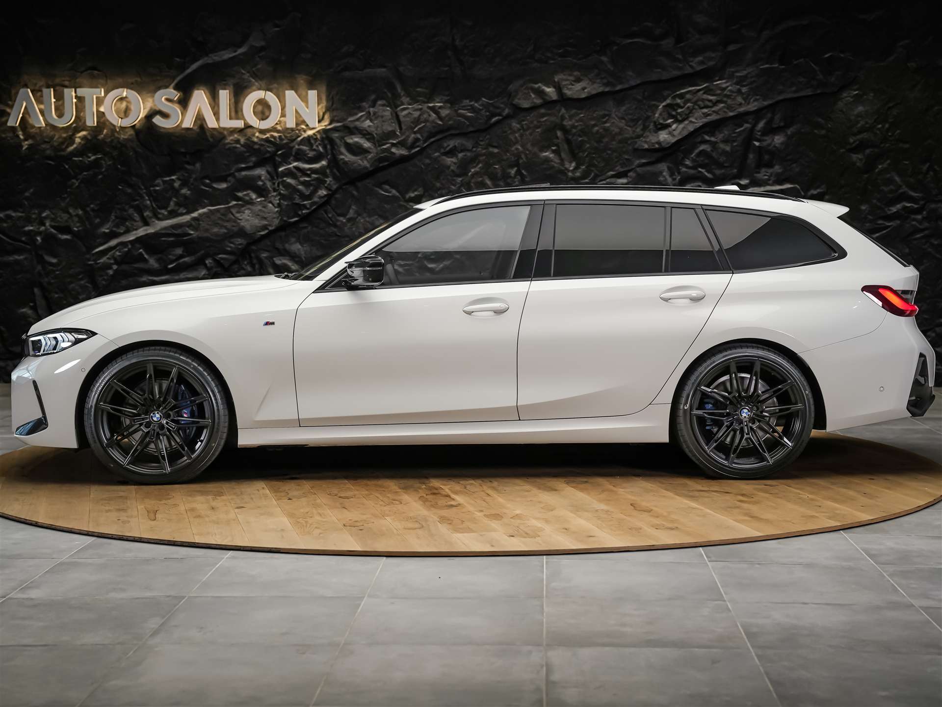 BMW M340i xDrive Touring Steptronic *Facelift 2025*20" Felgen*Panorama*360° Kamera*-image-1