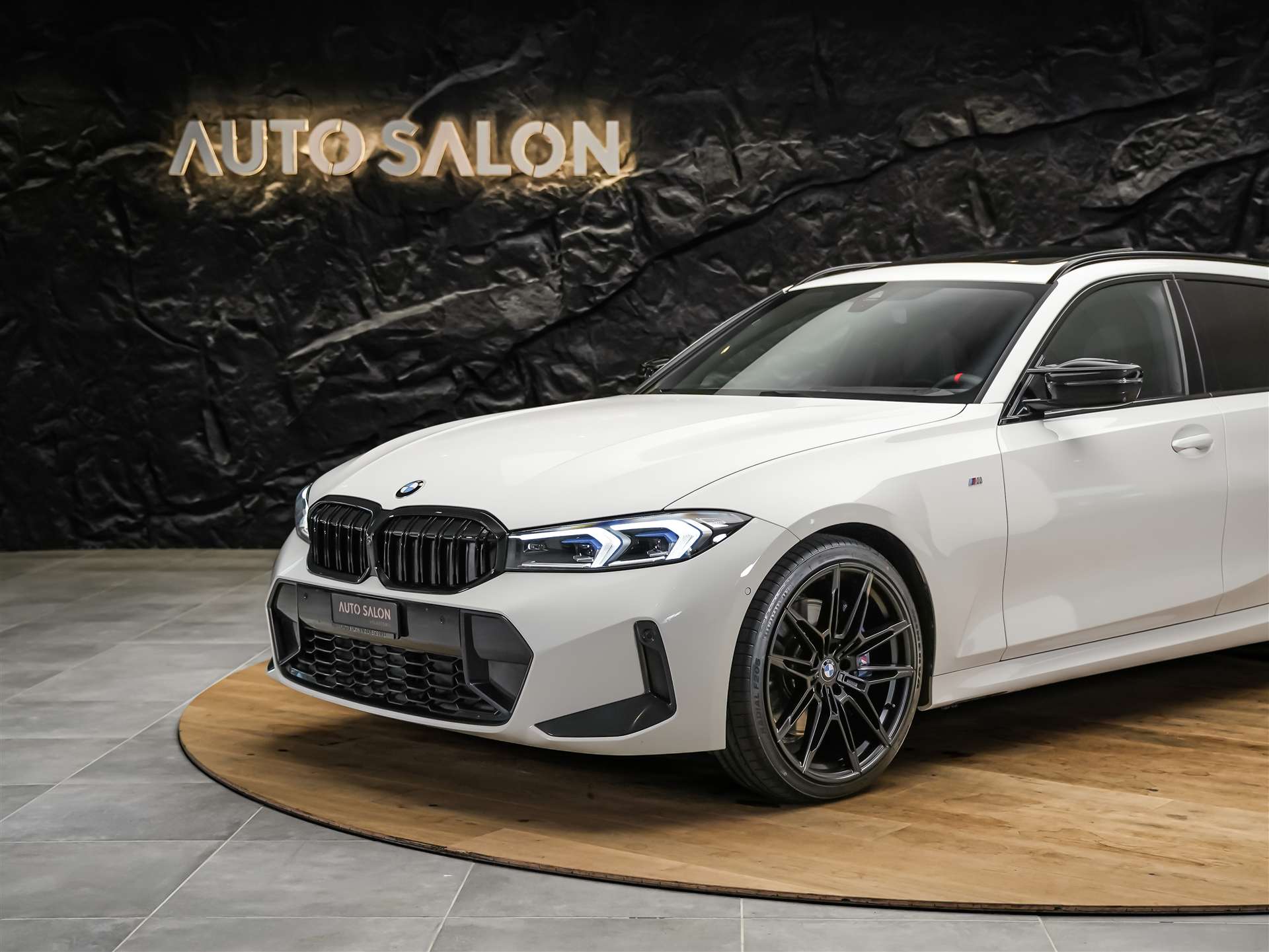 BMW M340i xDrive Touring Steptronic *Facelift 2025*20" Felgen*Panorama*360° Kamera*-image-16