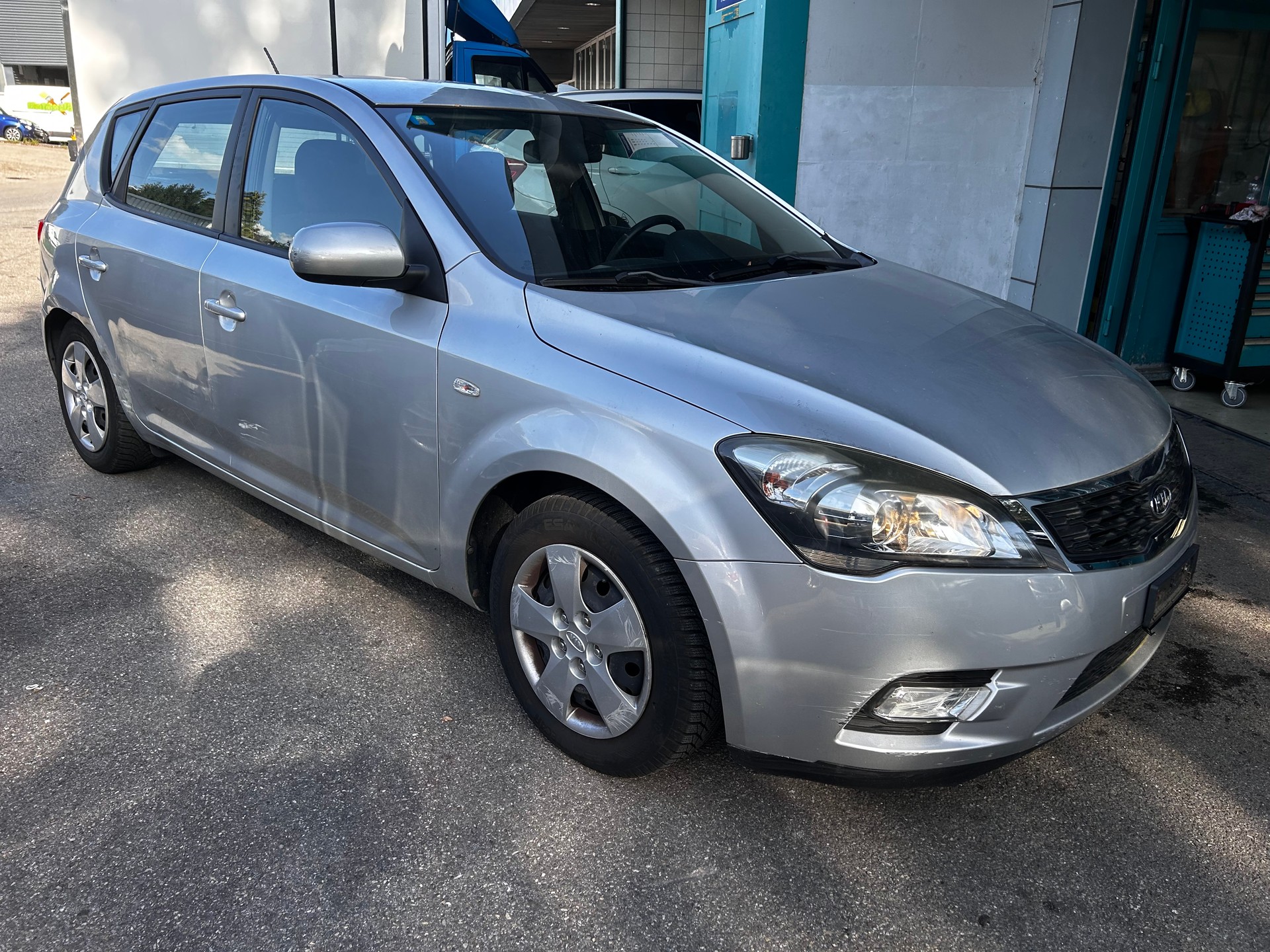 KIA Cee'd 1.6 16V Trend-image-2