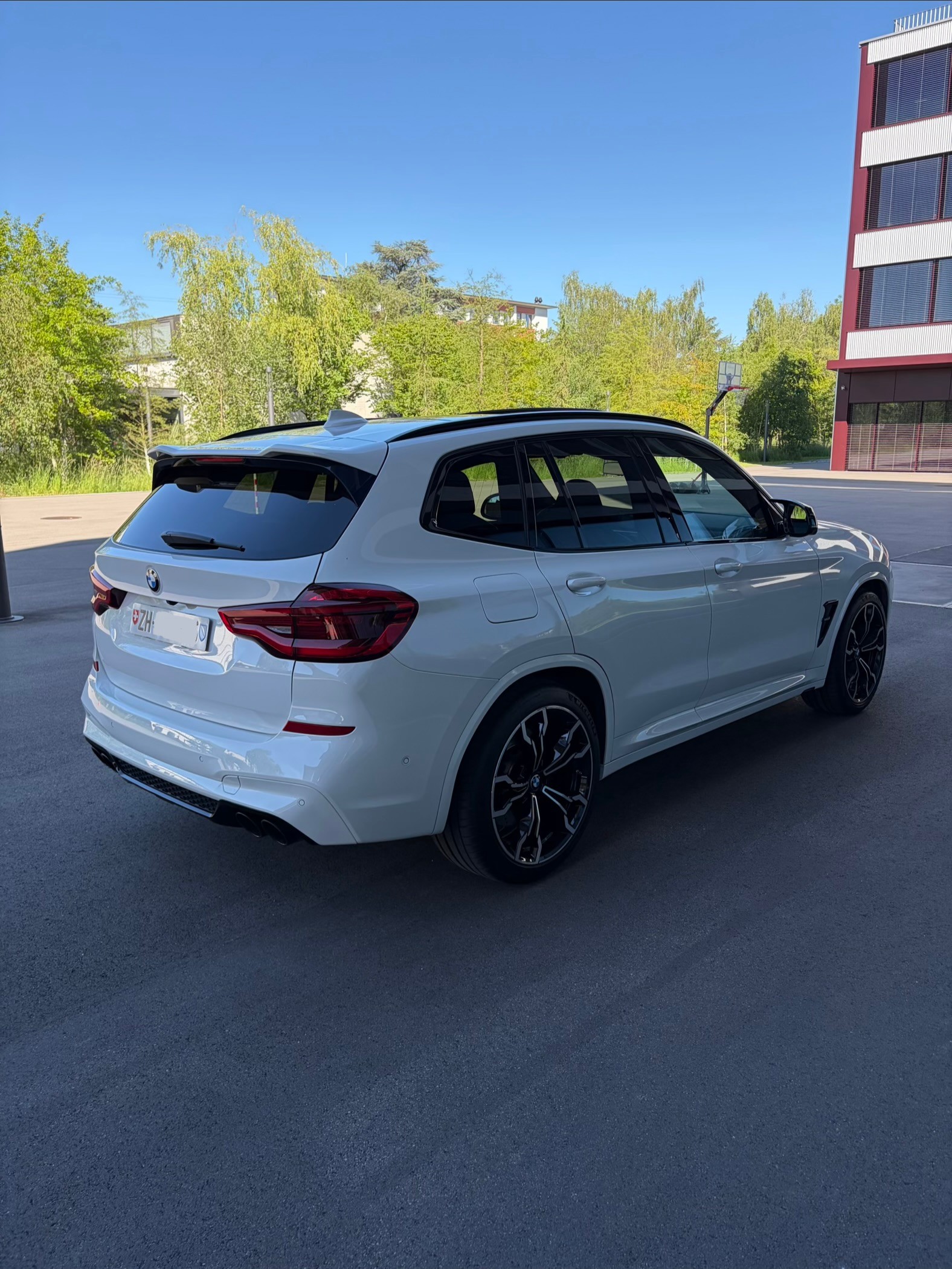 BMW M Competition-image-3