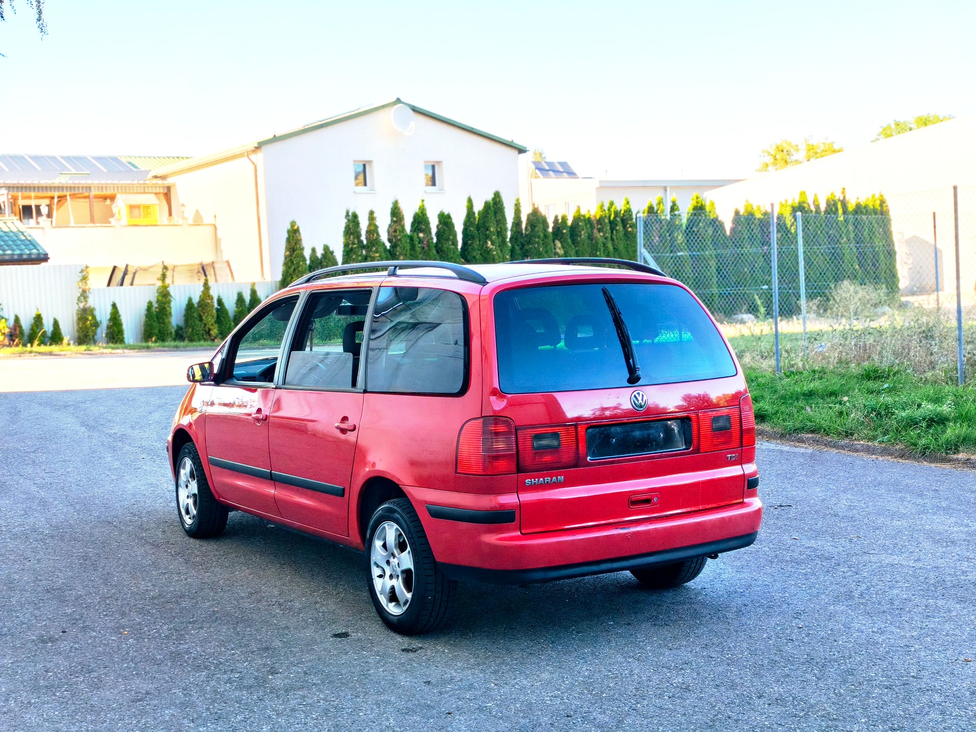 VW Sharan 1.9 TDI Highline 4Motion-image-2