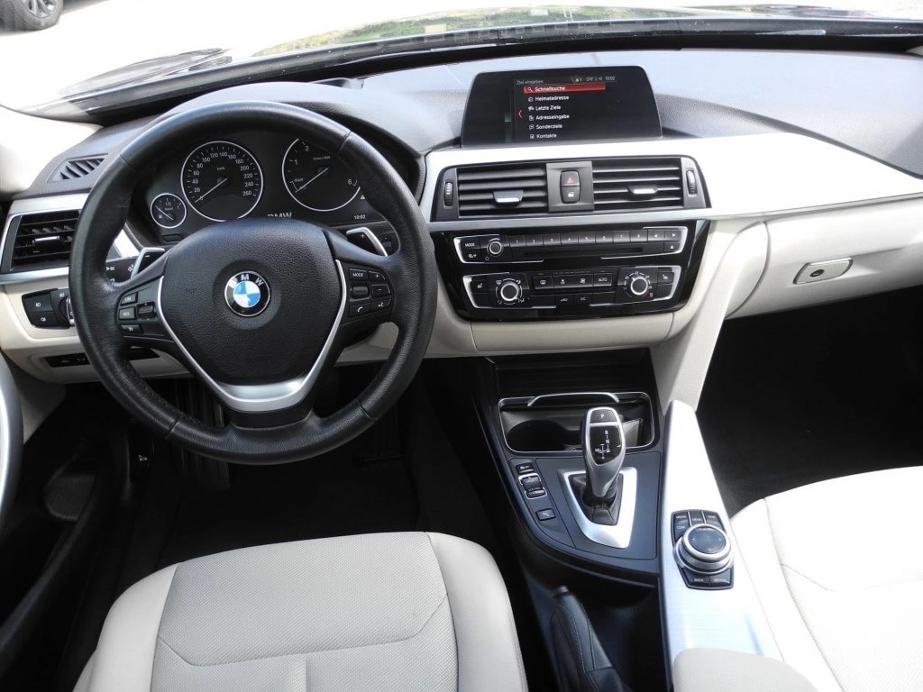 BMW 320d GT xDrive Steptronic ** Alcantara-/Leder ** Grosses Navigation ** Rückfahrkamera** PDC **-image-8