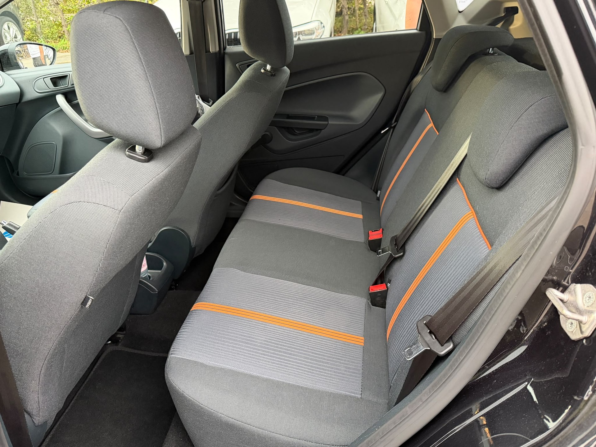 FORD Fiesta 1.25 16V Ambiente-image-11
