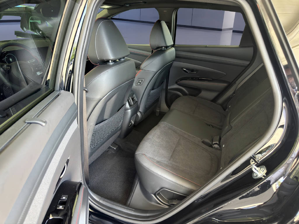 HYUNDAI TUCSON 1.6 T-GDi PHEV N-Line Lux 4WD-image-10