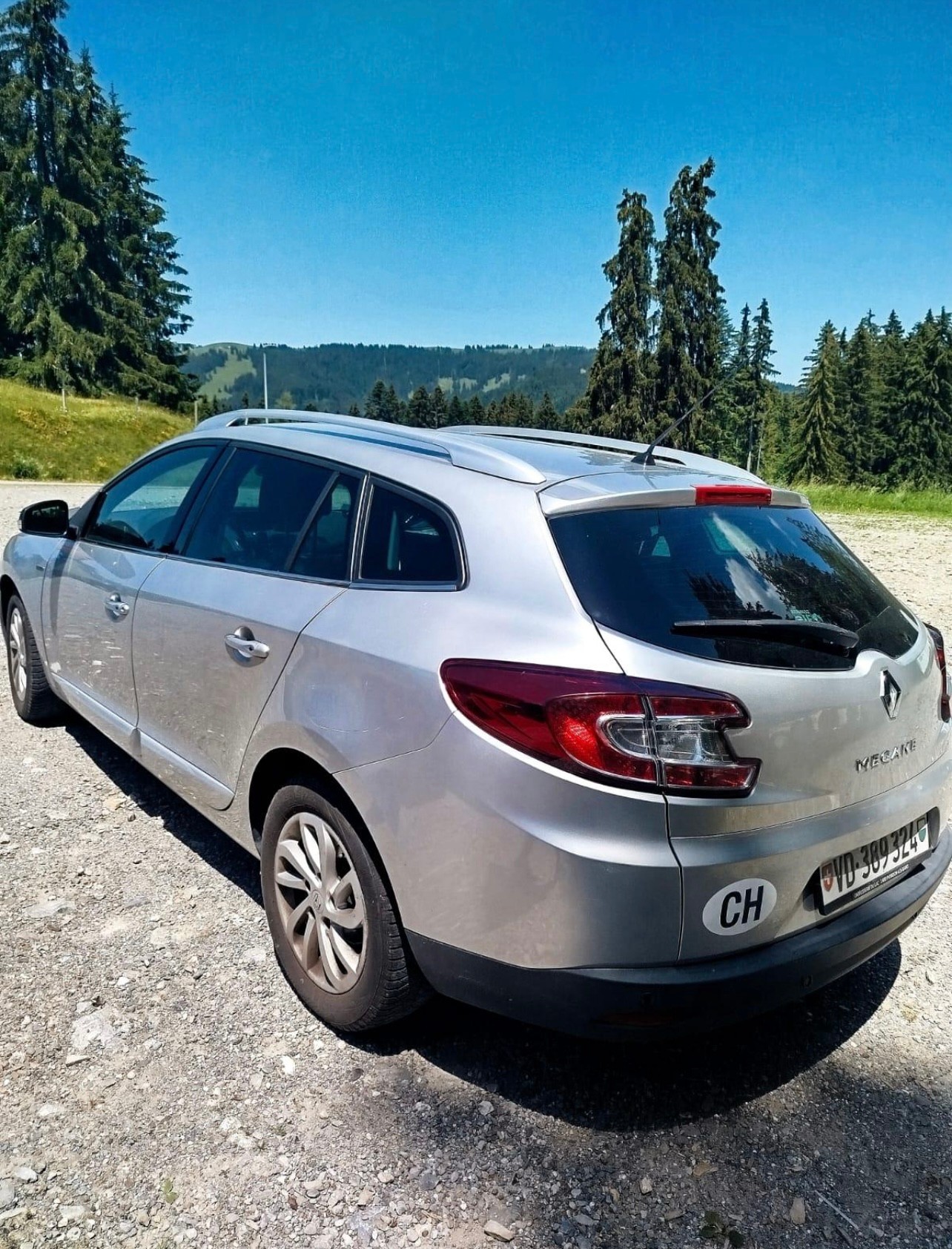 RENAULT Mégane Grandtour 1.2 16V Turbo Bose EDC-image-2