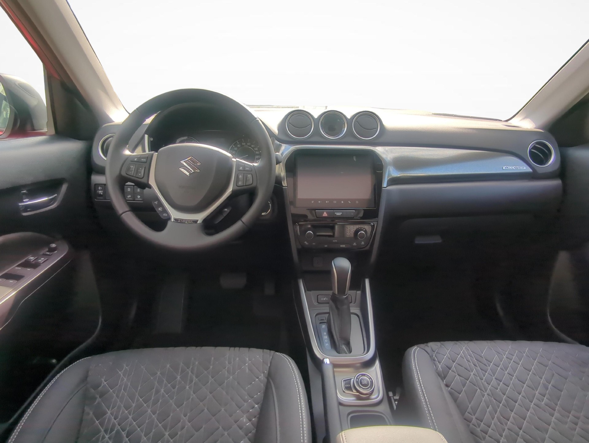 SUZUKI Vitara 1.4 T Sakura Top Hybrid 4x4 / 1.99% Leasing-image-8