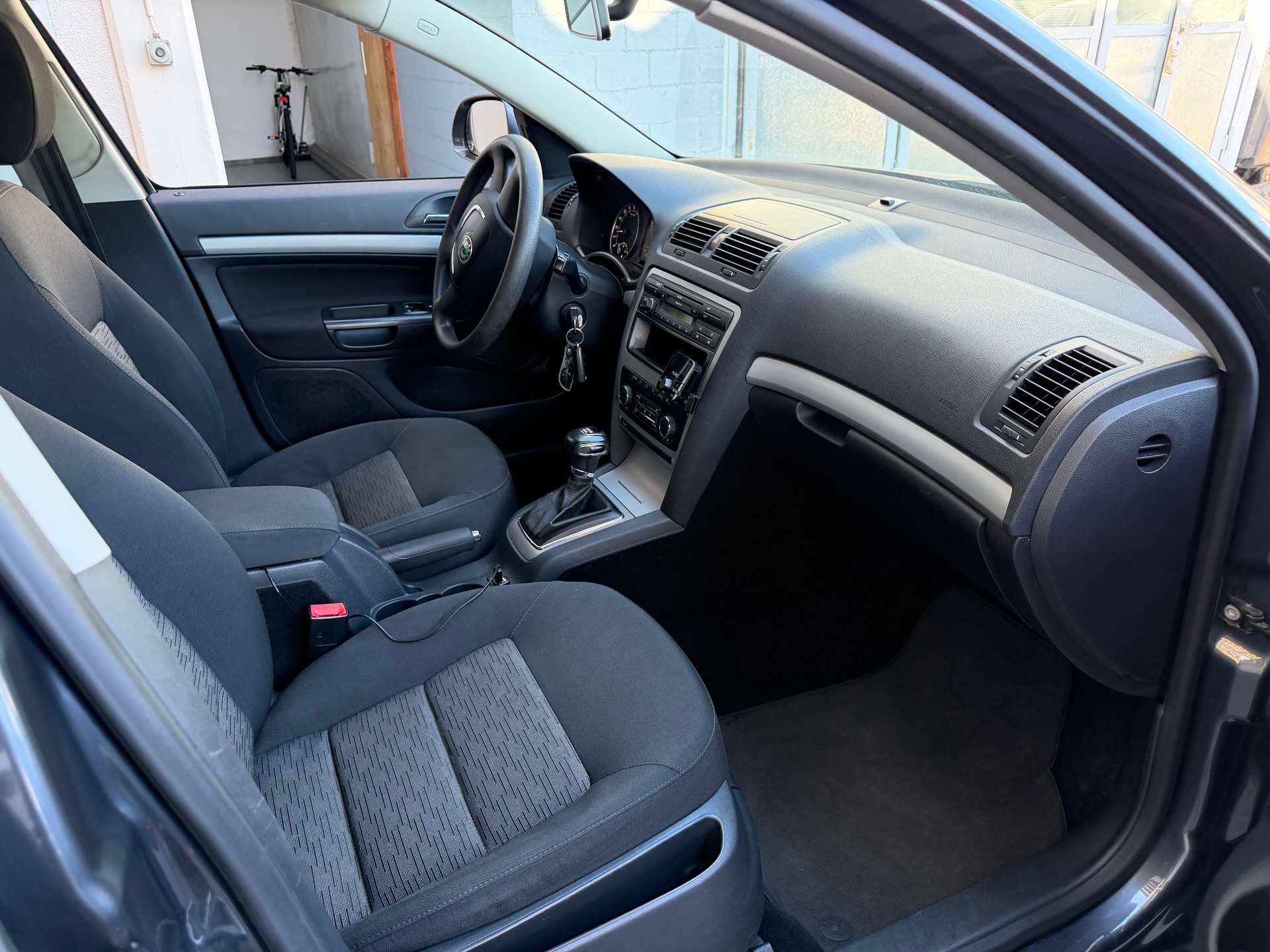 SKODA OCTAVIA-image-6