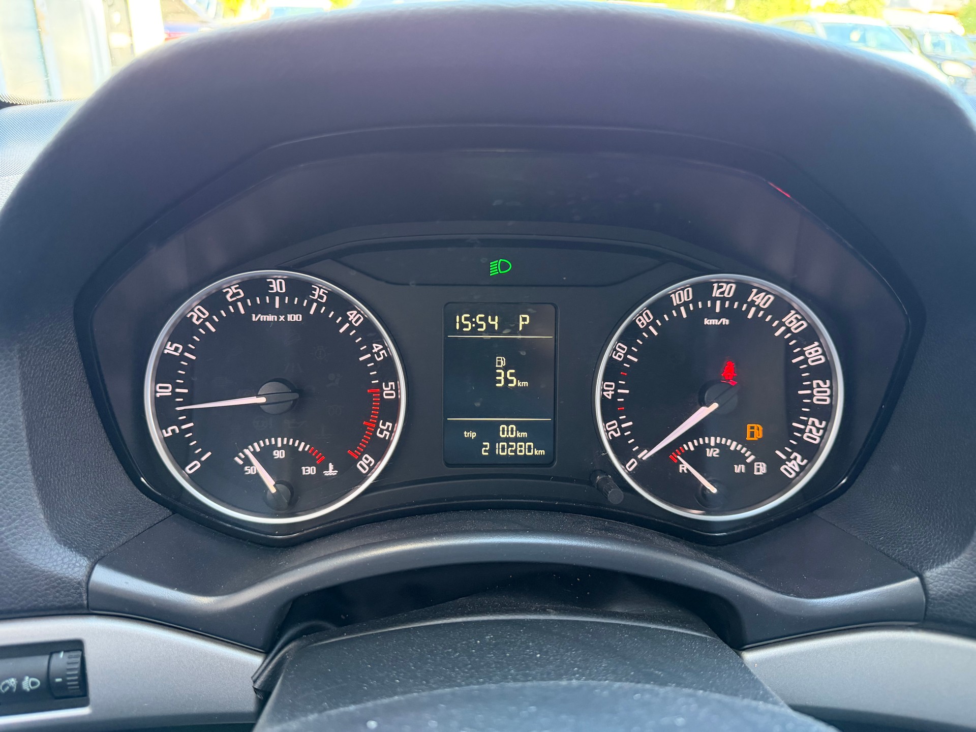 SKODA OCTAVIA-image-10