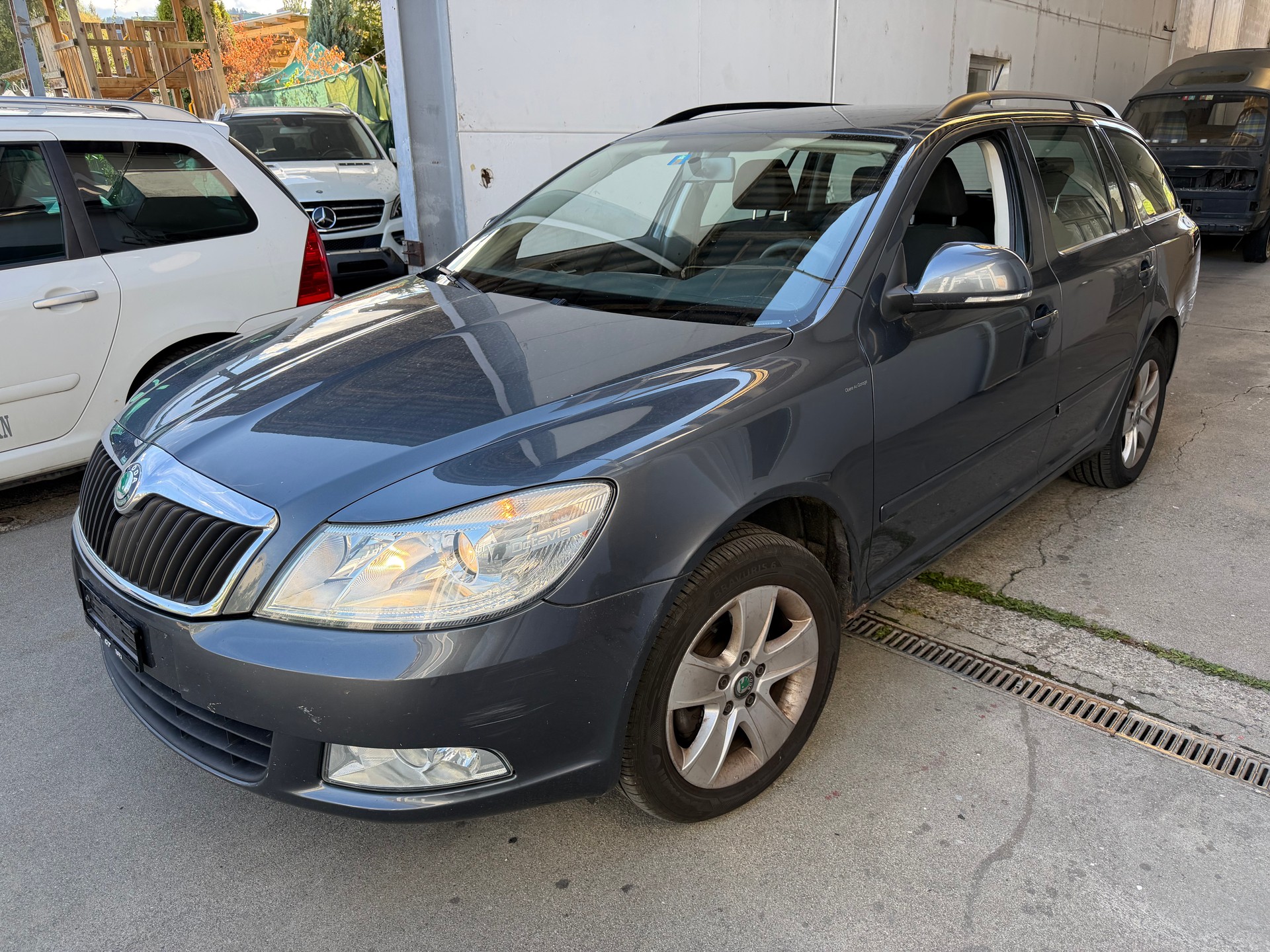 SKODA OCTAVIA-image-2