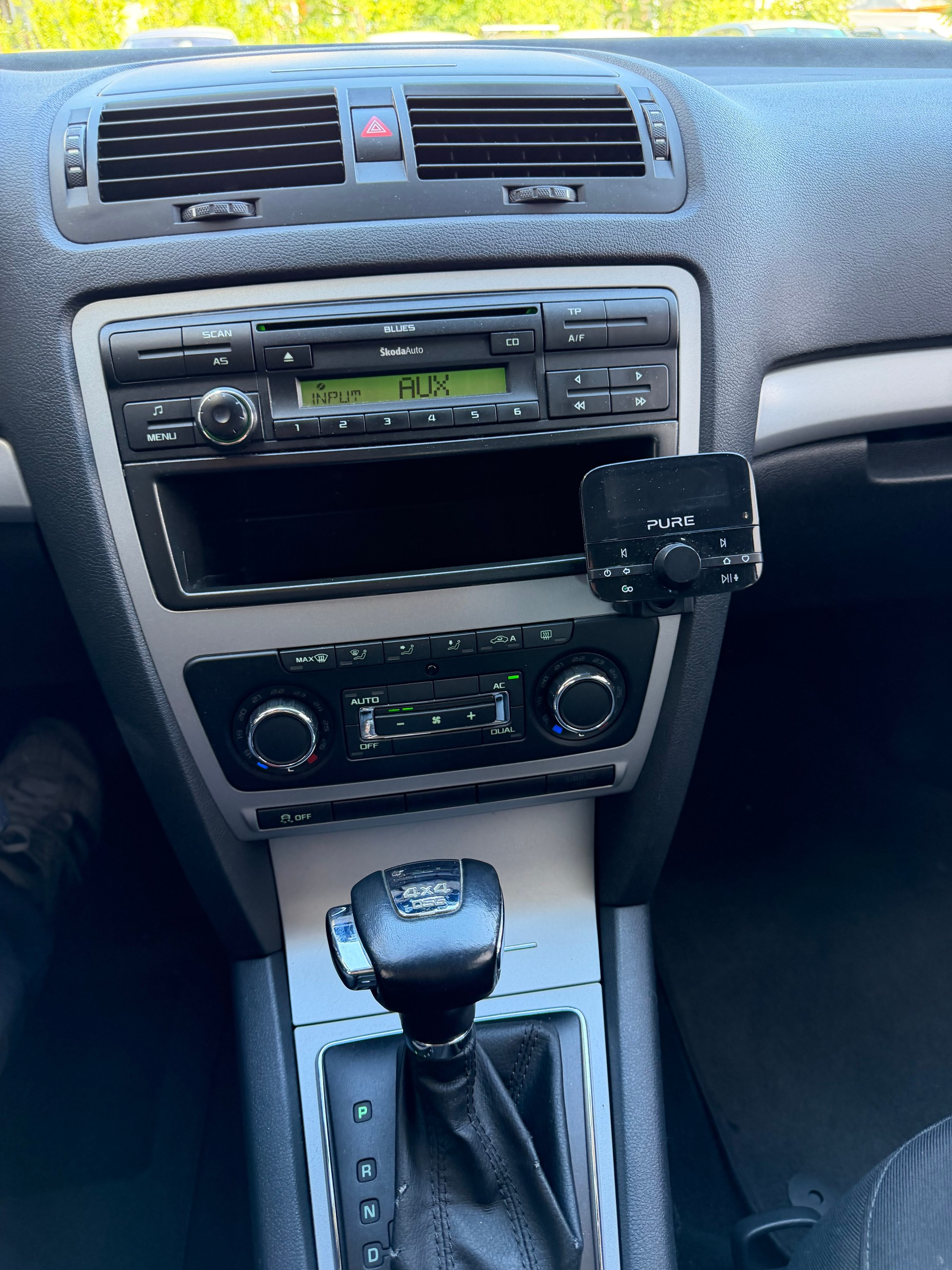SKODA OCTAVIA-image-9
