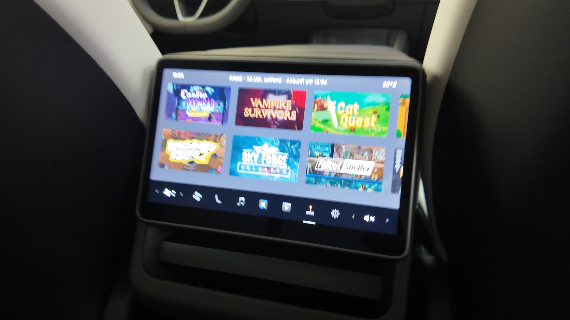 TESLA Model Y Long Range AWD-image-23