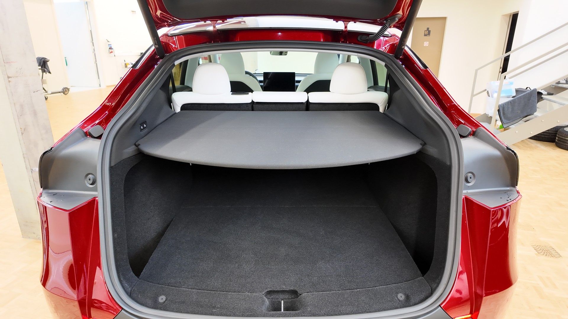 TESLA Model Y Long Range AWD-image-20
