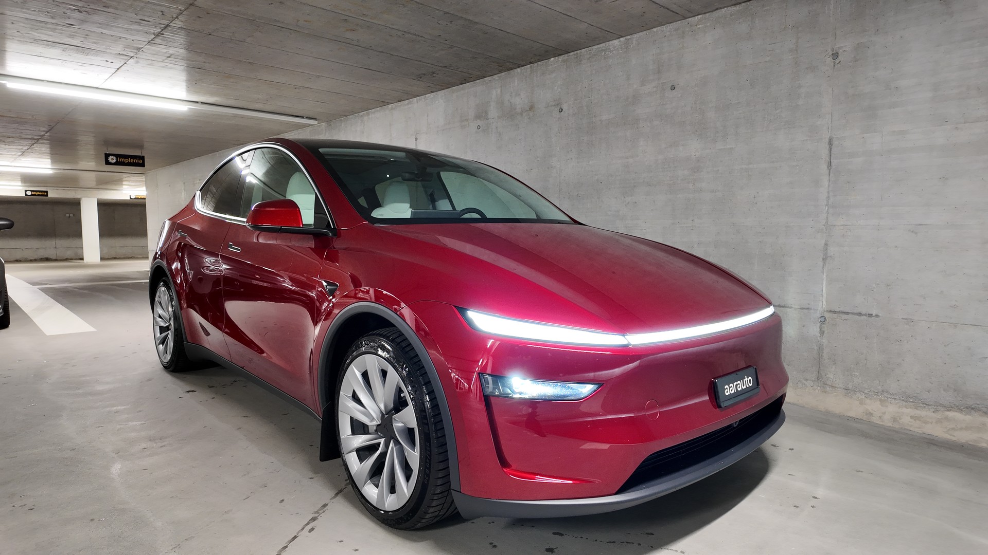 TESLA Model Y Long Range AWD-image-7