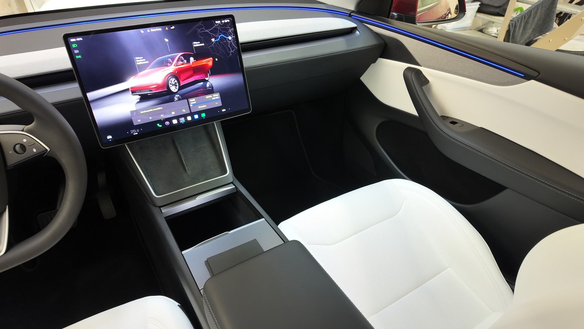 TESLA Model Y Long Range AWD-image-11