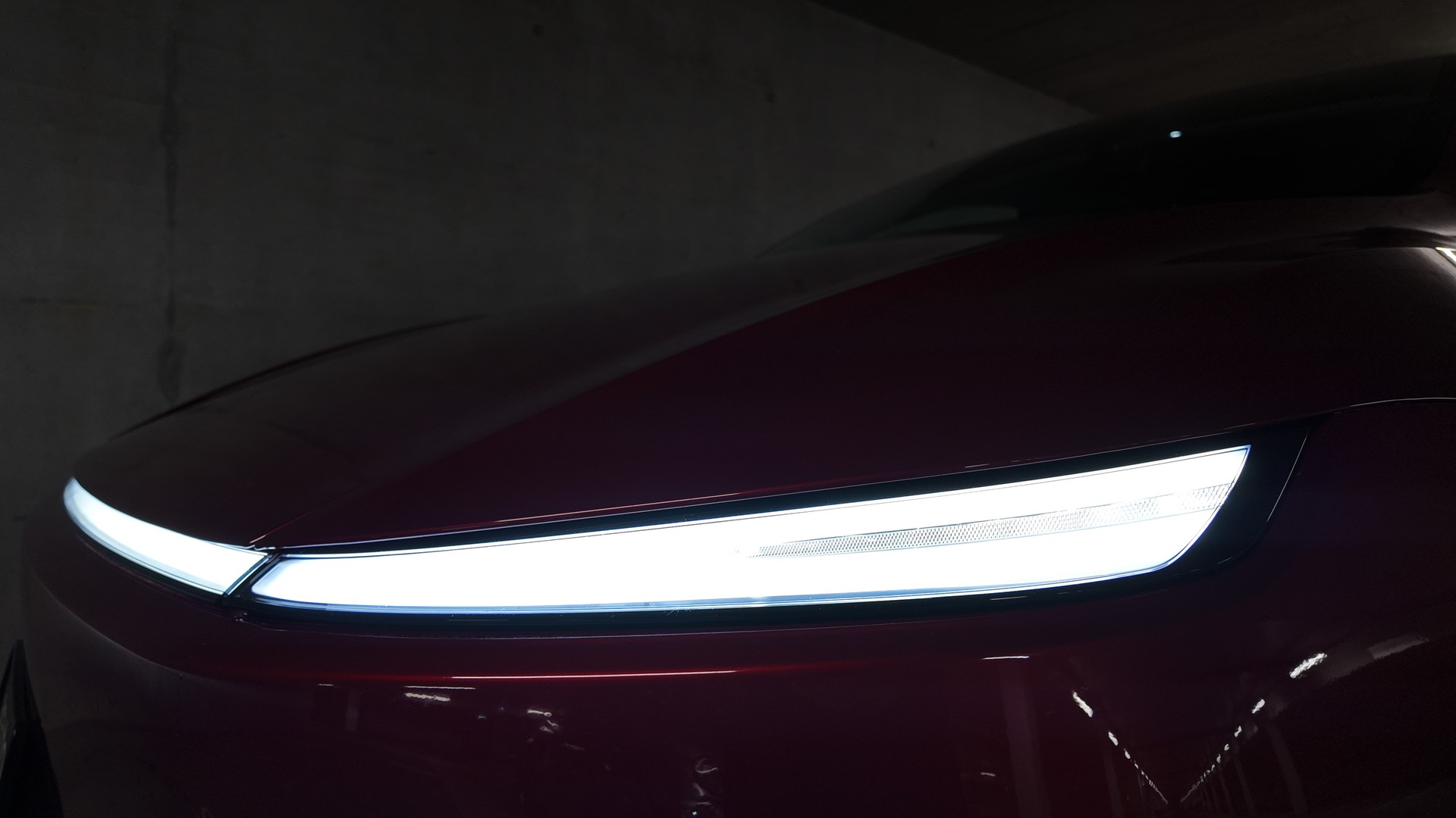 TESLA Model Y Long Range AWD-image-4
