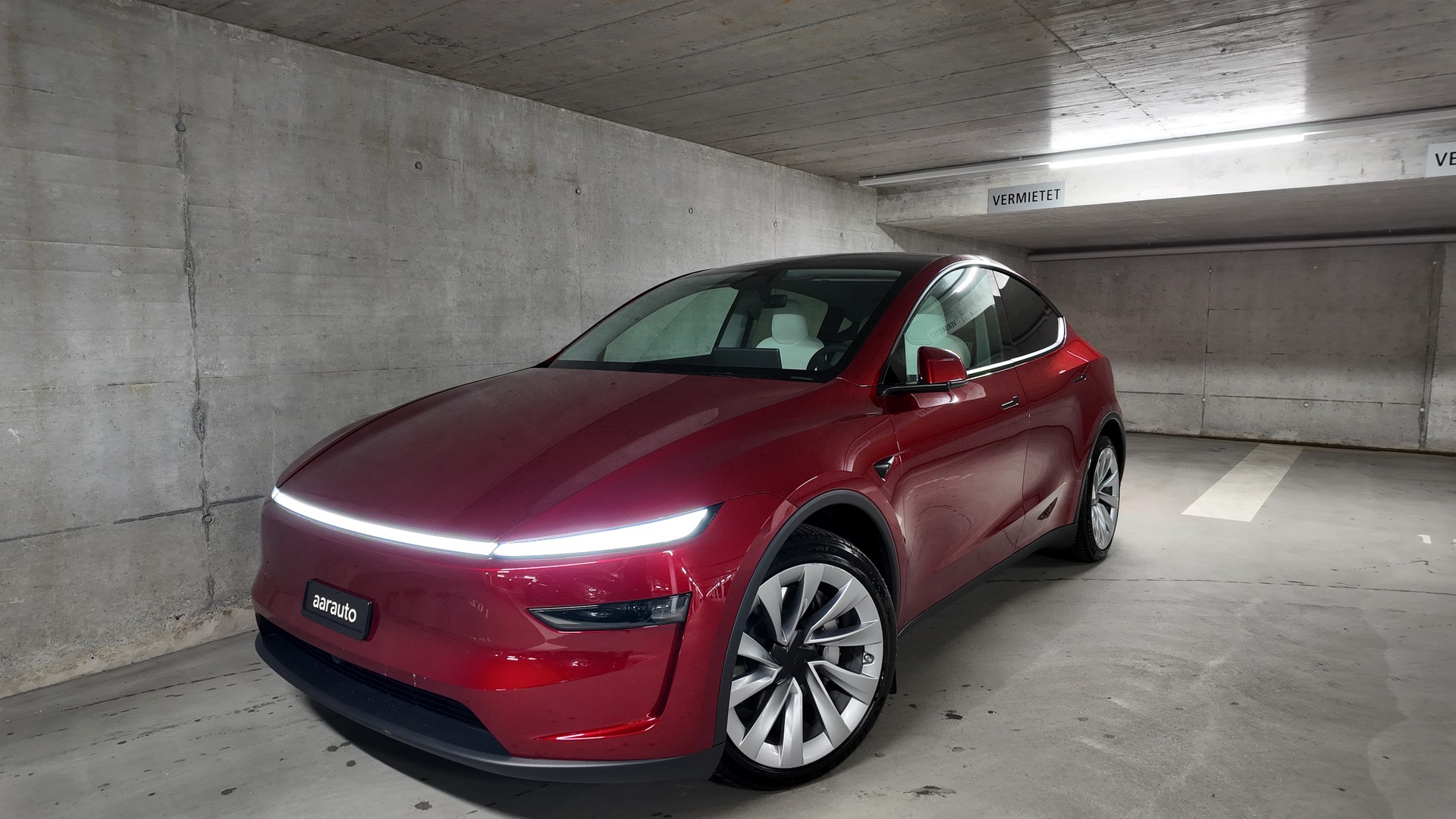 TESLA Model Y Long Range AWD-image-0