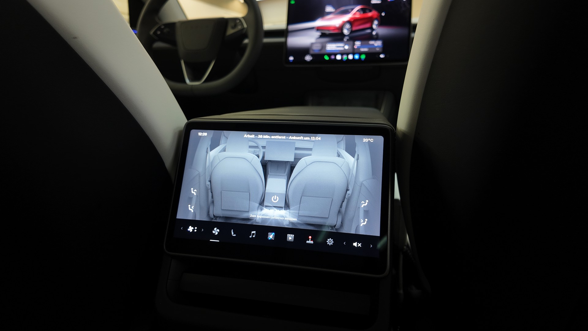 TESLA Model Y Long Range AWD-image-21