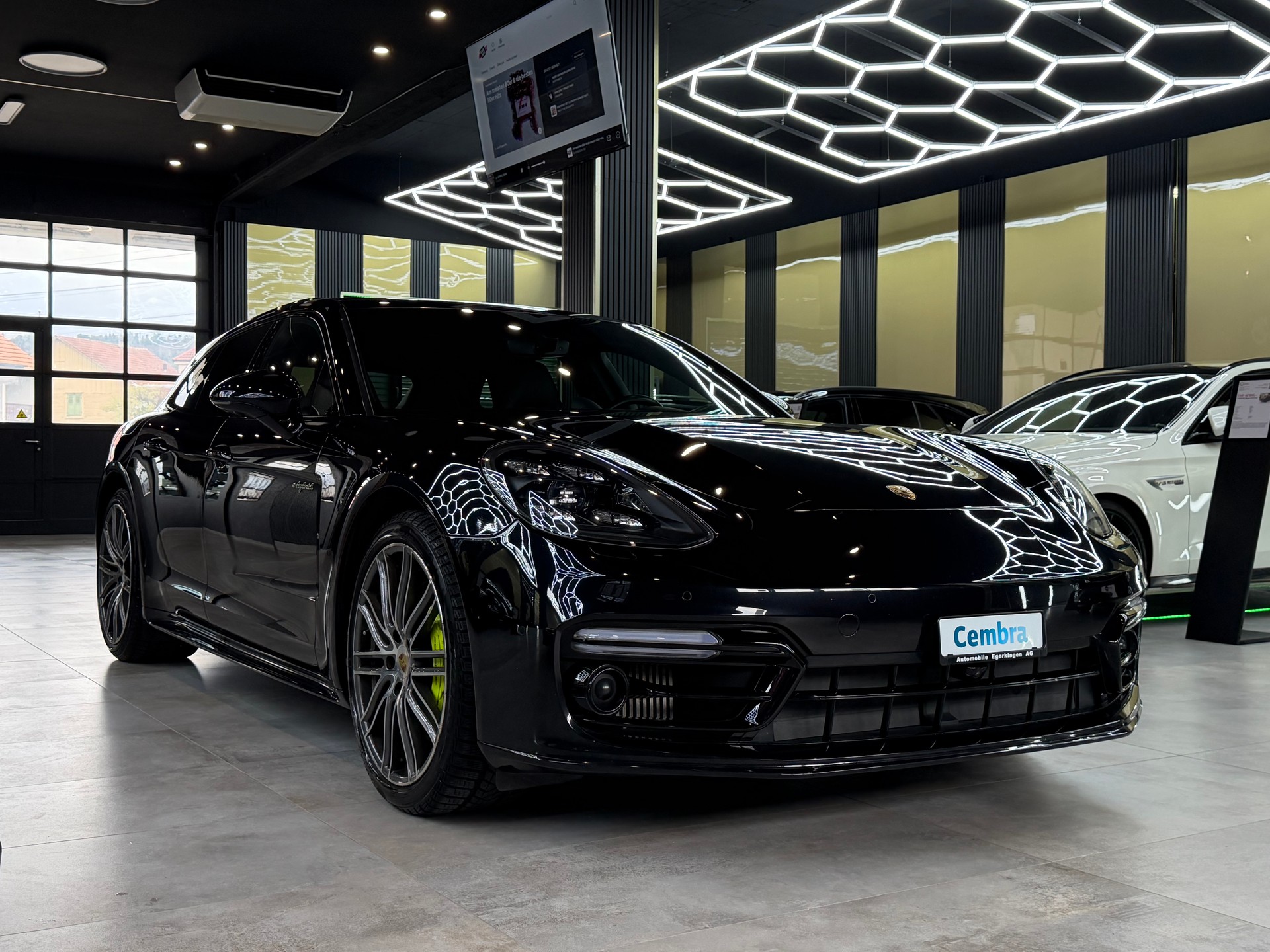 PORSCHE Panamera 4 E-Hybrid Sport Turismo PDK-image-2