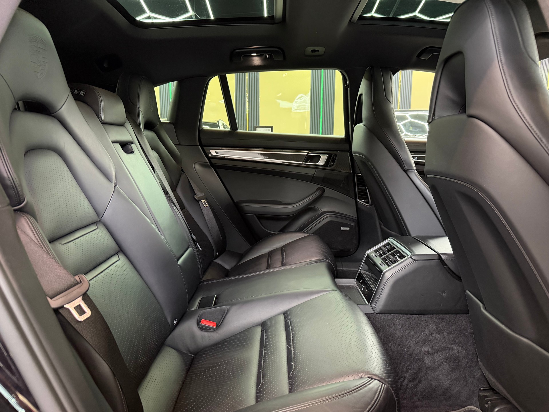 PORSCHE Panamera 4 E-Hybrid Sport Turismo PDK-image-14