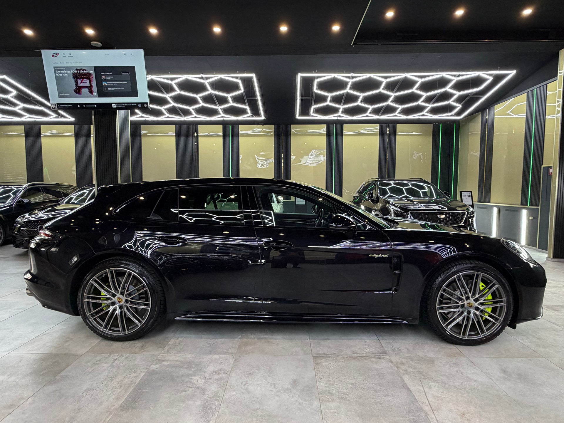 PORSCHE Panamera 4 E-Hybrid Sport Turismo PDK-image-3