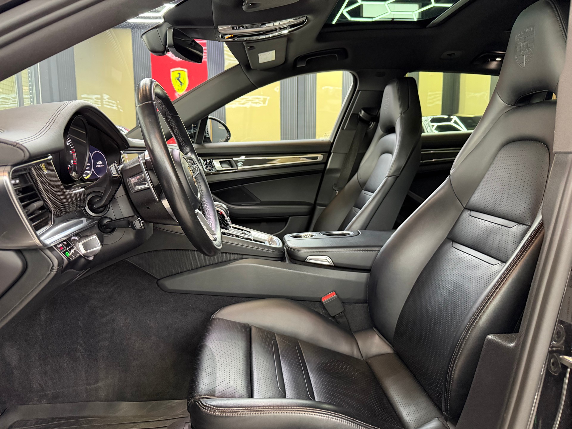 PORSCHE Panamera 4 E-Hybrid Sport Turismo PDK-image-9