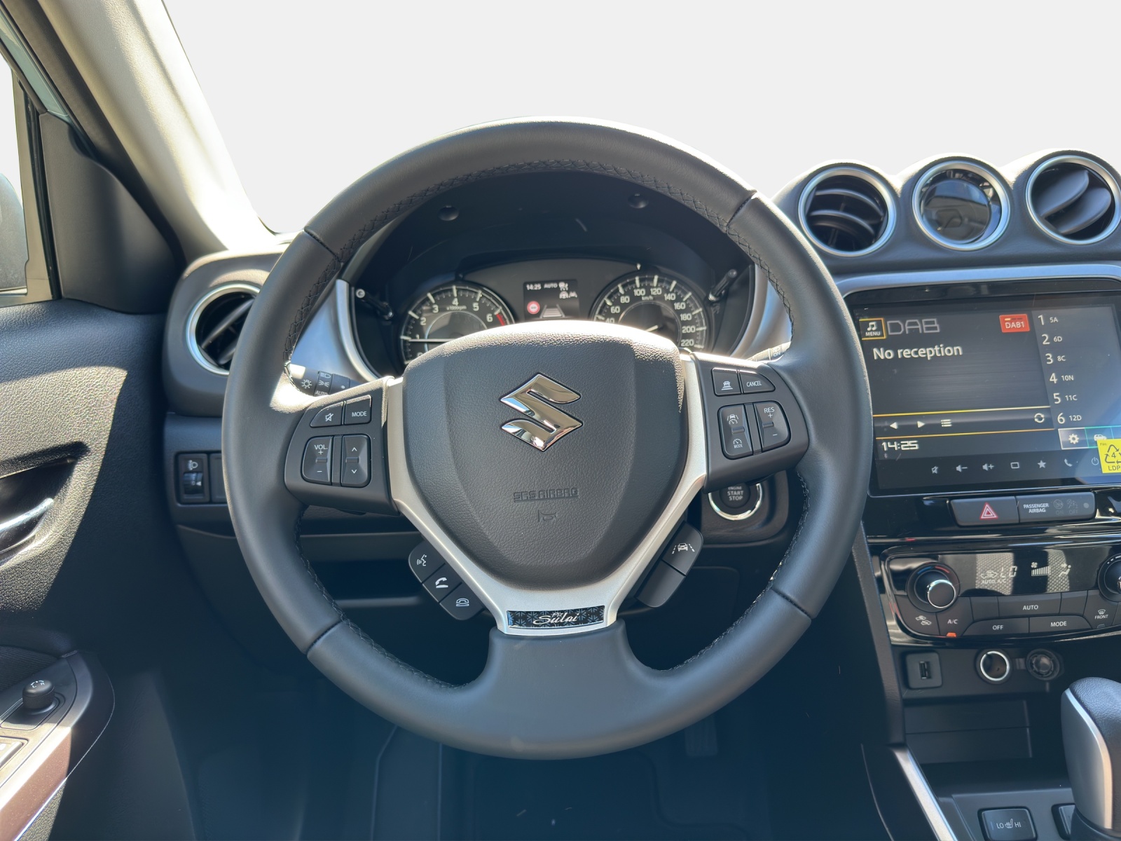 SUZUKI Vitara 1.4T/110 Piz Sulai 4x4-image-12
